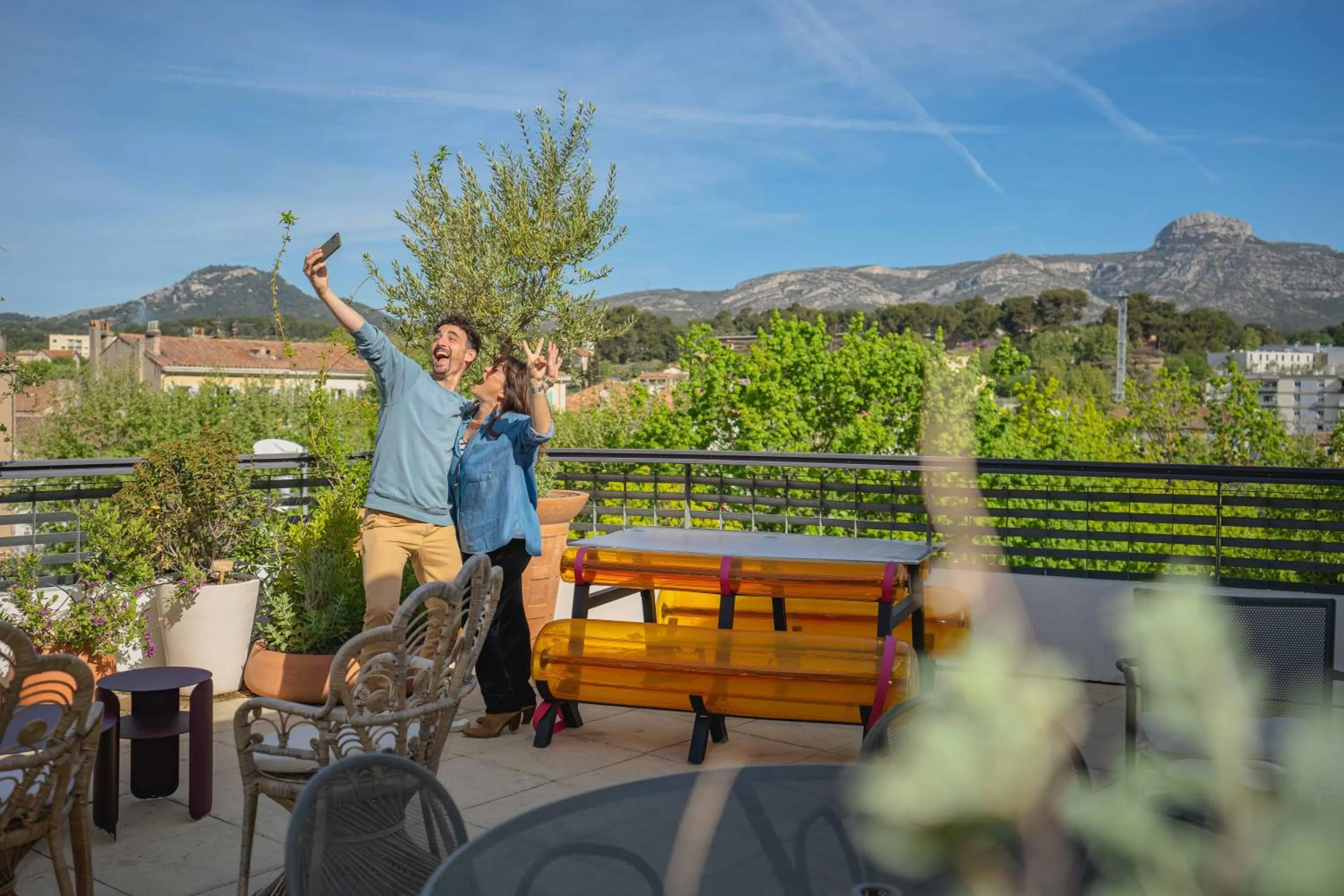 Patio in Best Western Linko Aubagne