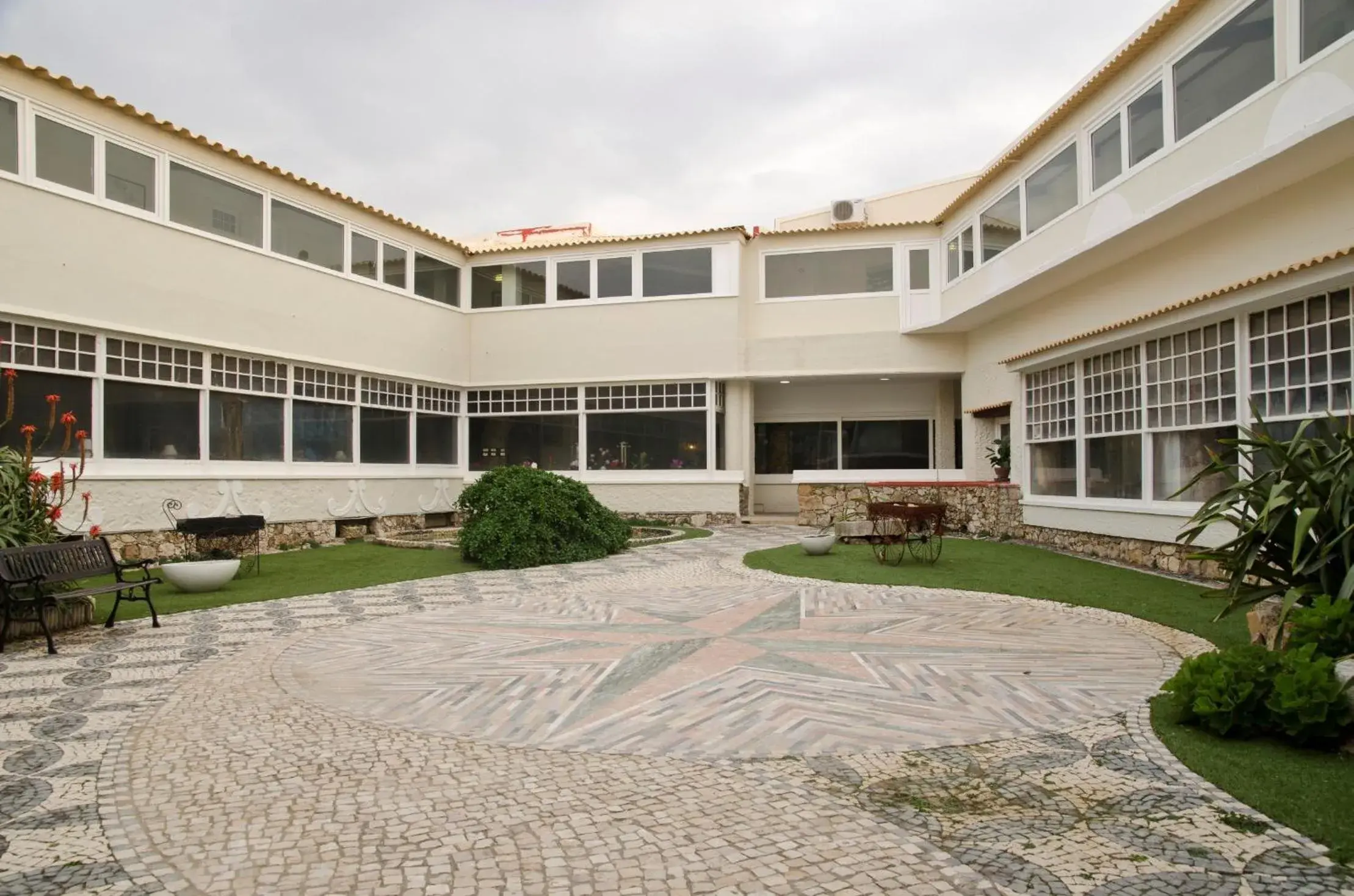 Facade/entrance, Property Building in Estalagem Muchaxo Hotel