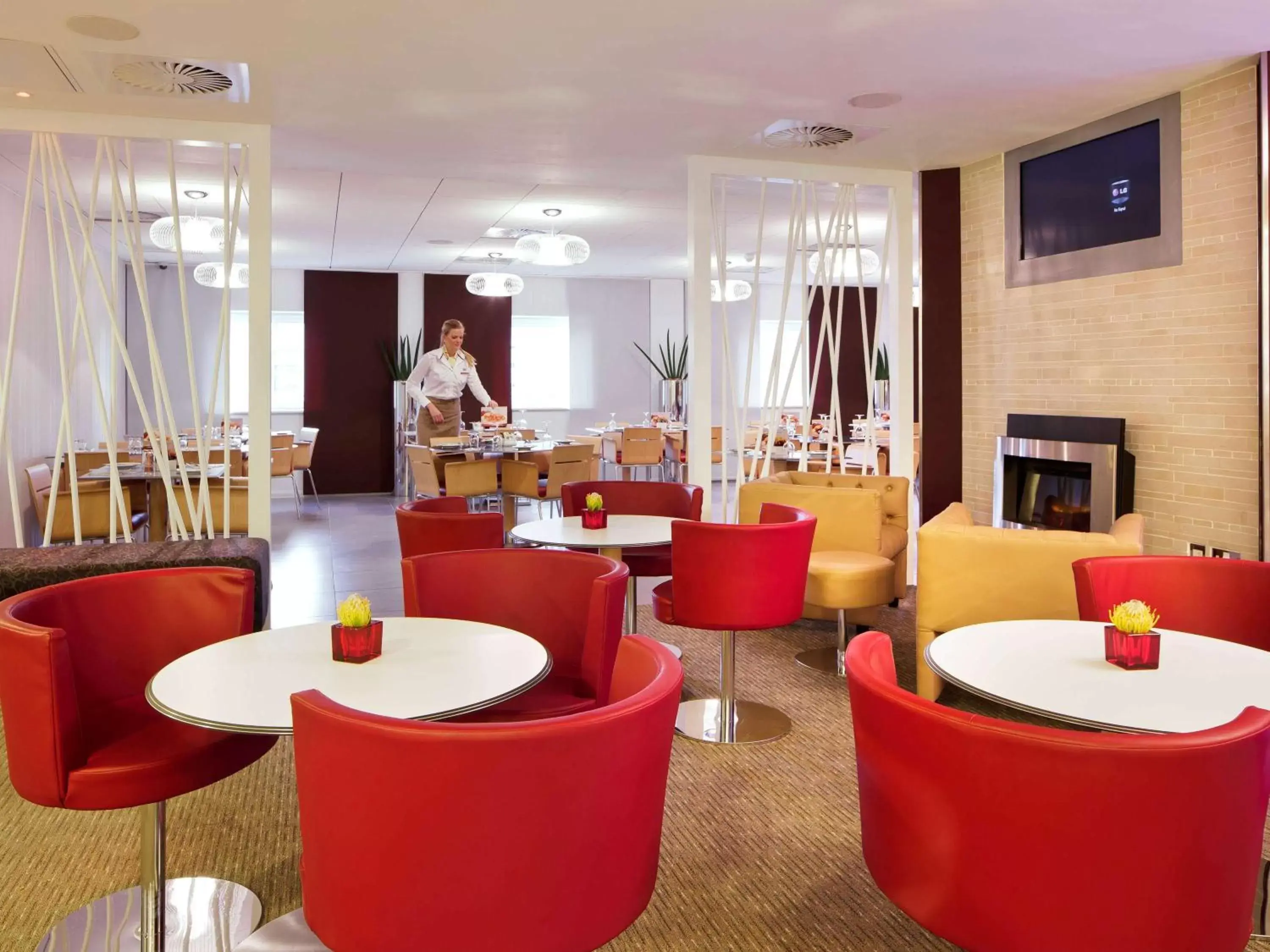 Lounge or bar, Lounge/Bar in ibis Aberdeen Centre – Quayside
