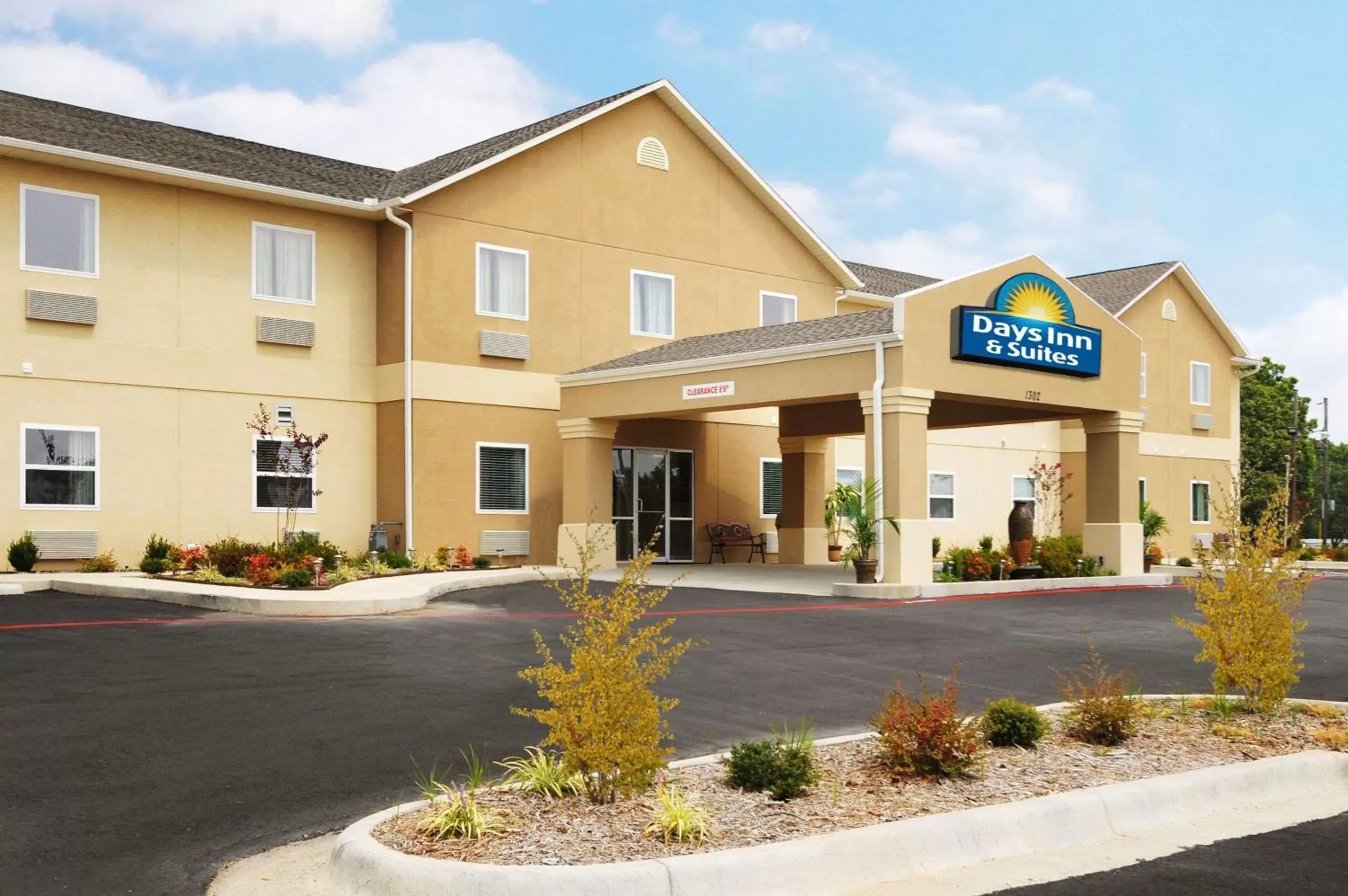 Property Building in Days Inn & Suites by Wyndham Cabot