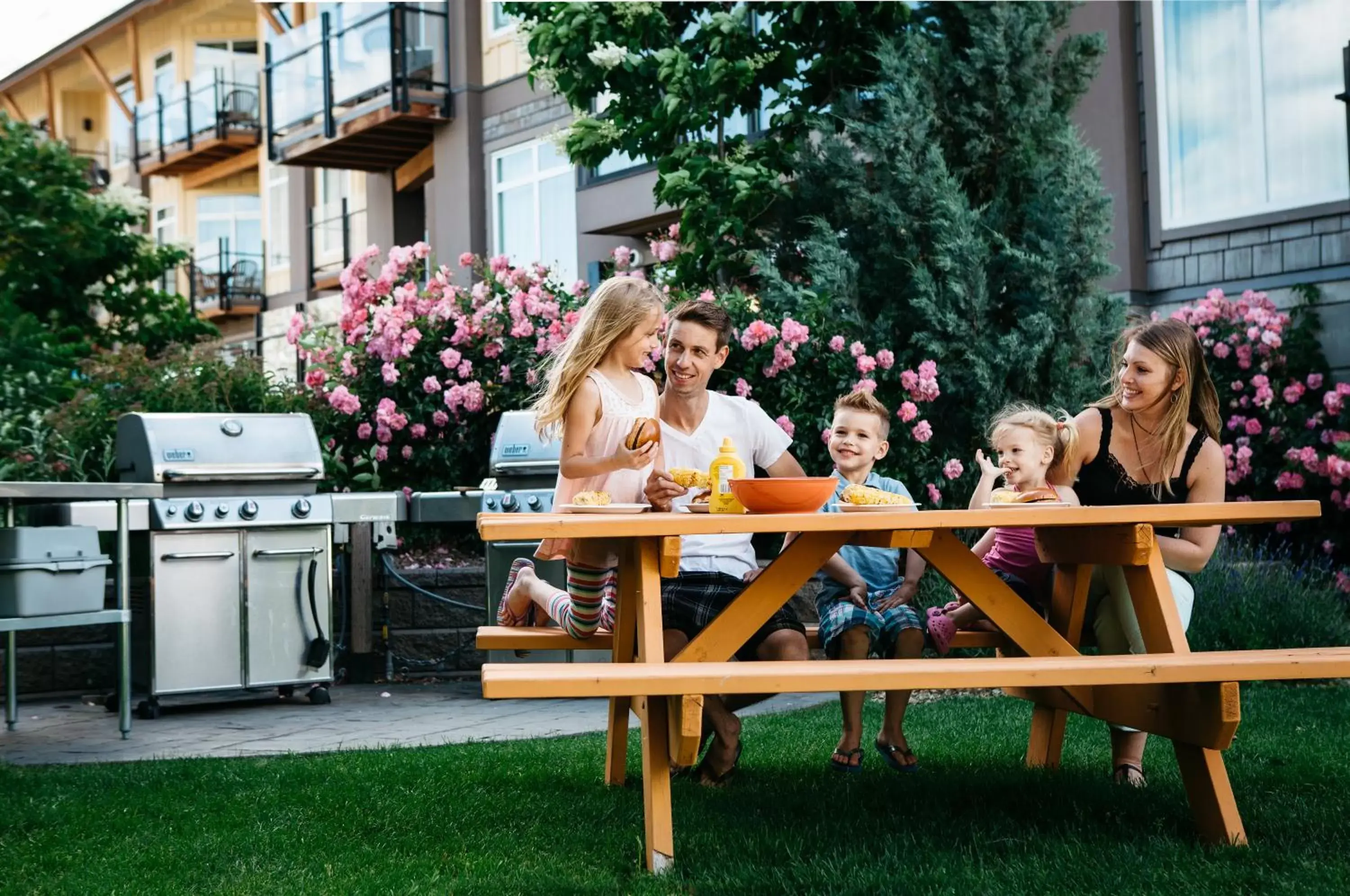 BBQ facilities in Summerland Waterfront Resort & Spa