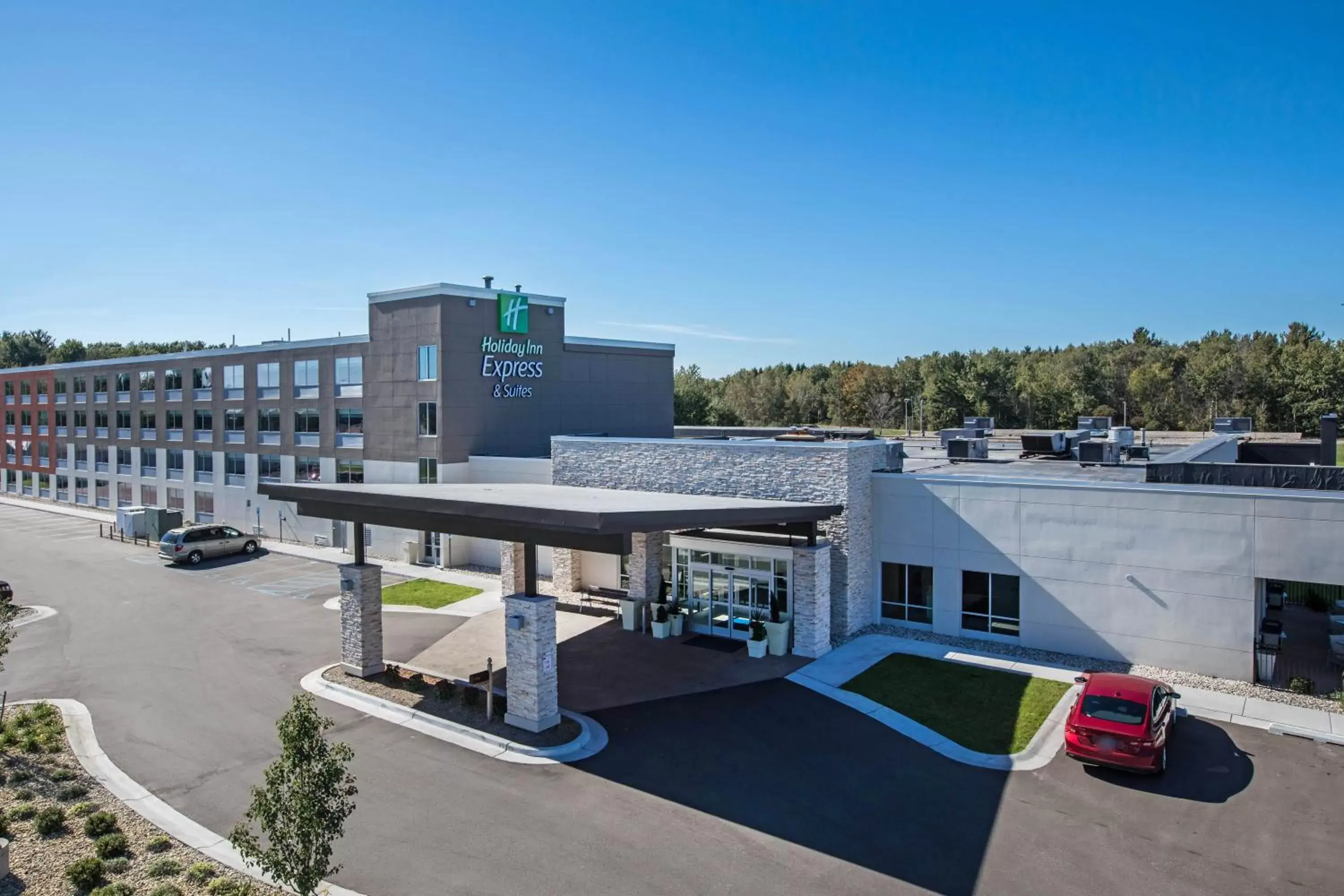 Property Building in Holiday Inn Express & Suites Ludington, an IHG Hotel