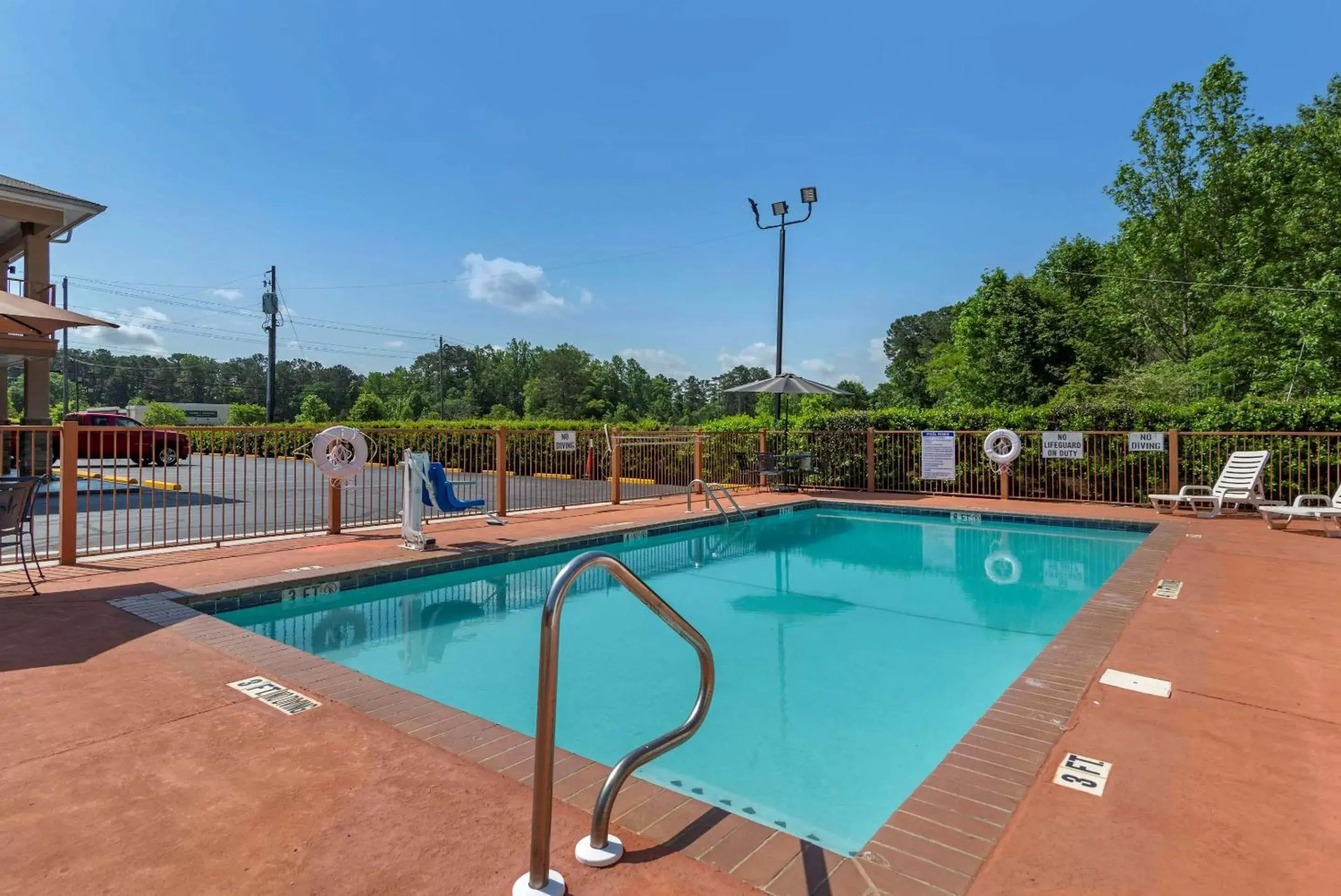 Swimming Pool in Quality Inn Covington