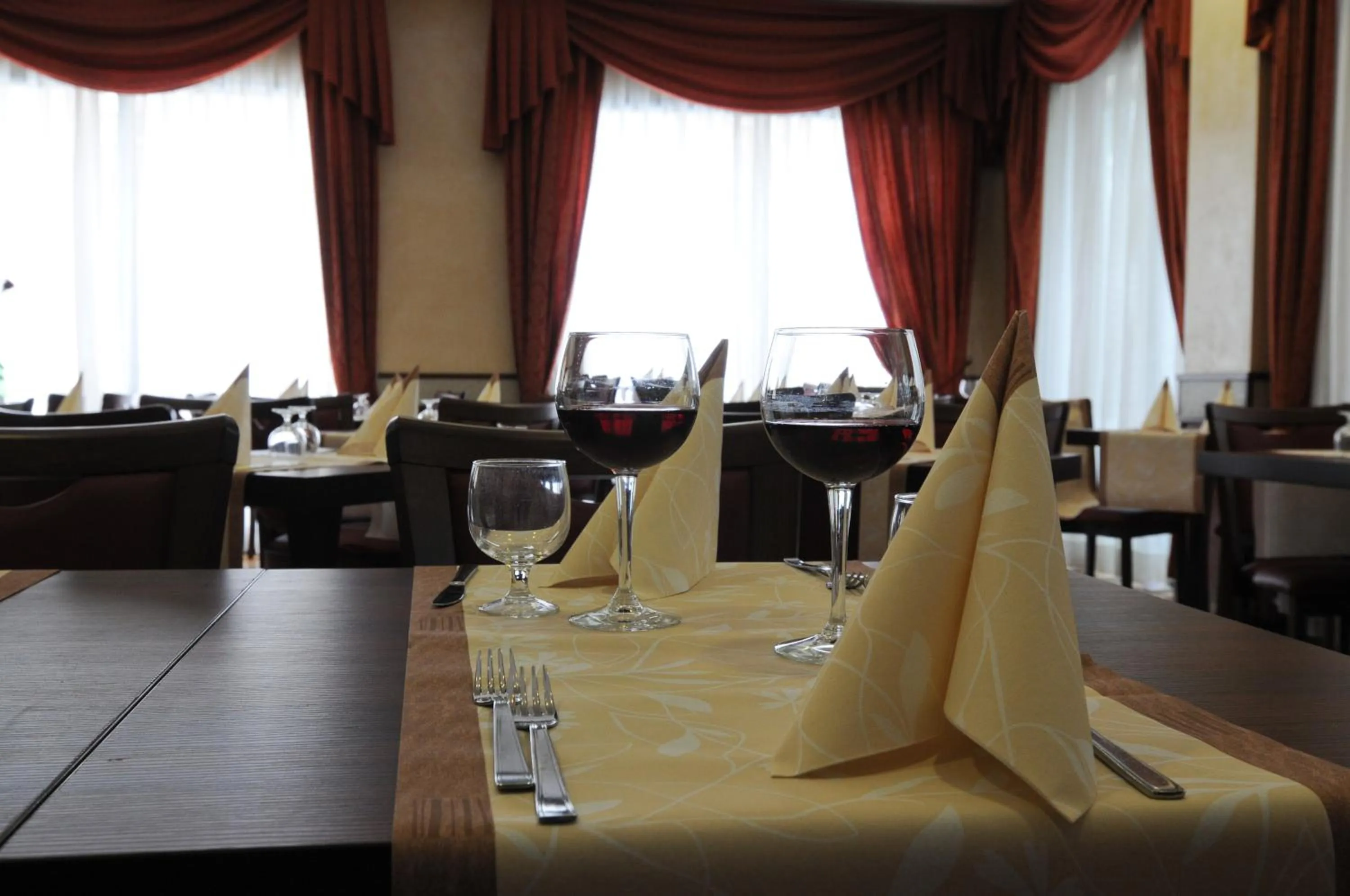 Restaurant/places to eat in Hotel Dei Platani