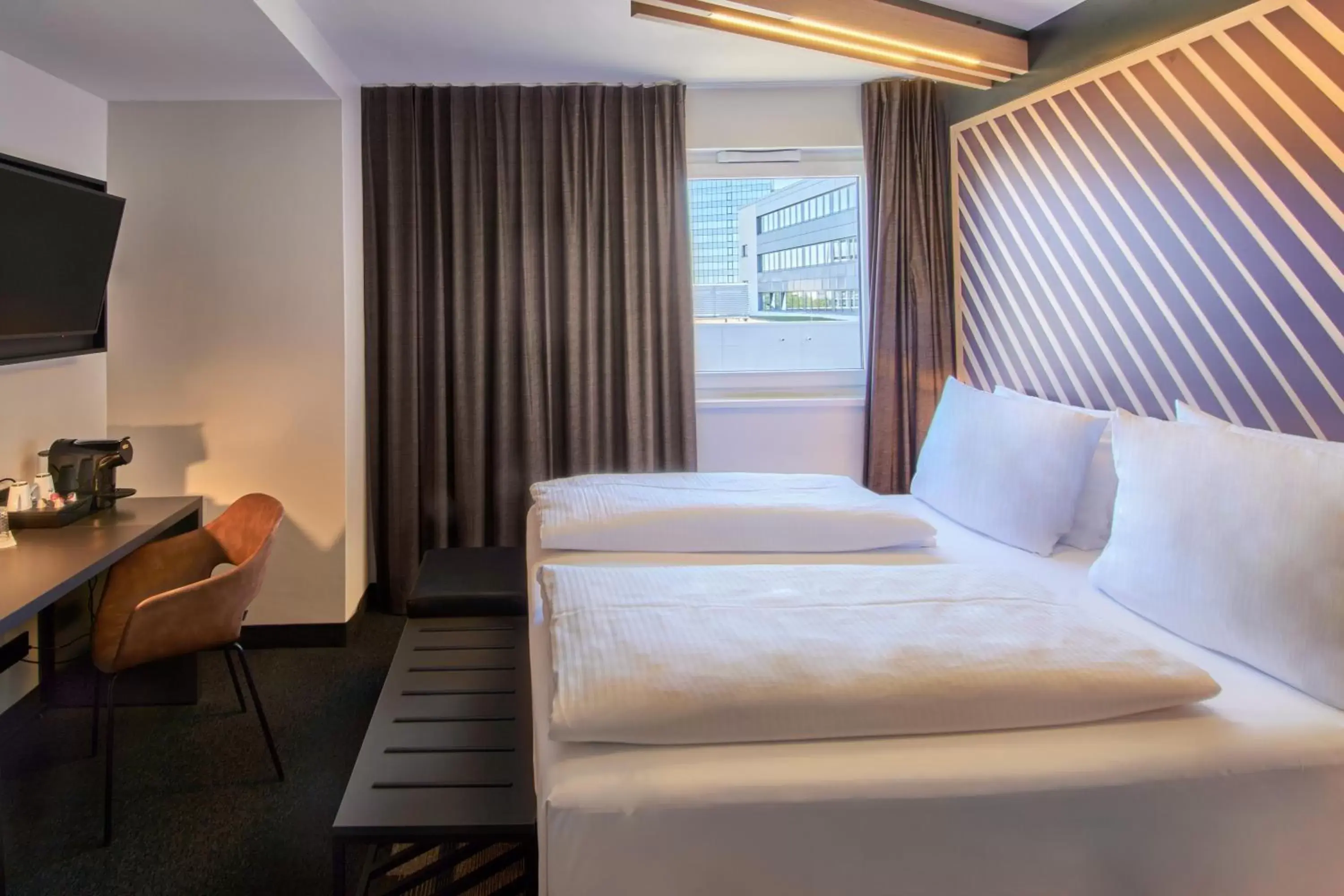 Photo of the whole room, Bed in B&B Hotel Frankfurt Niederrad