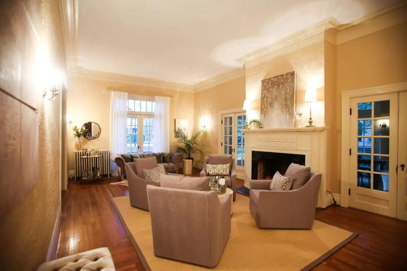 Living room, Seating Area in The Pinner House