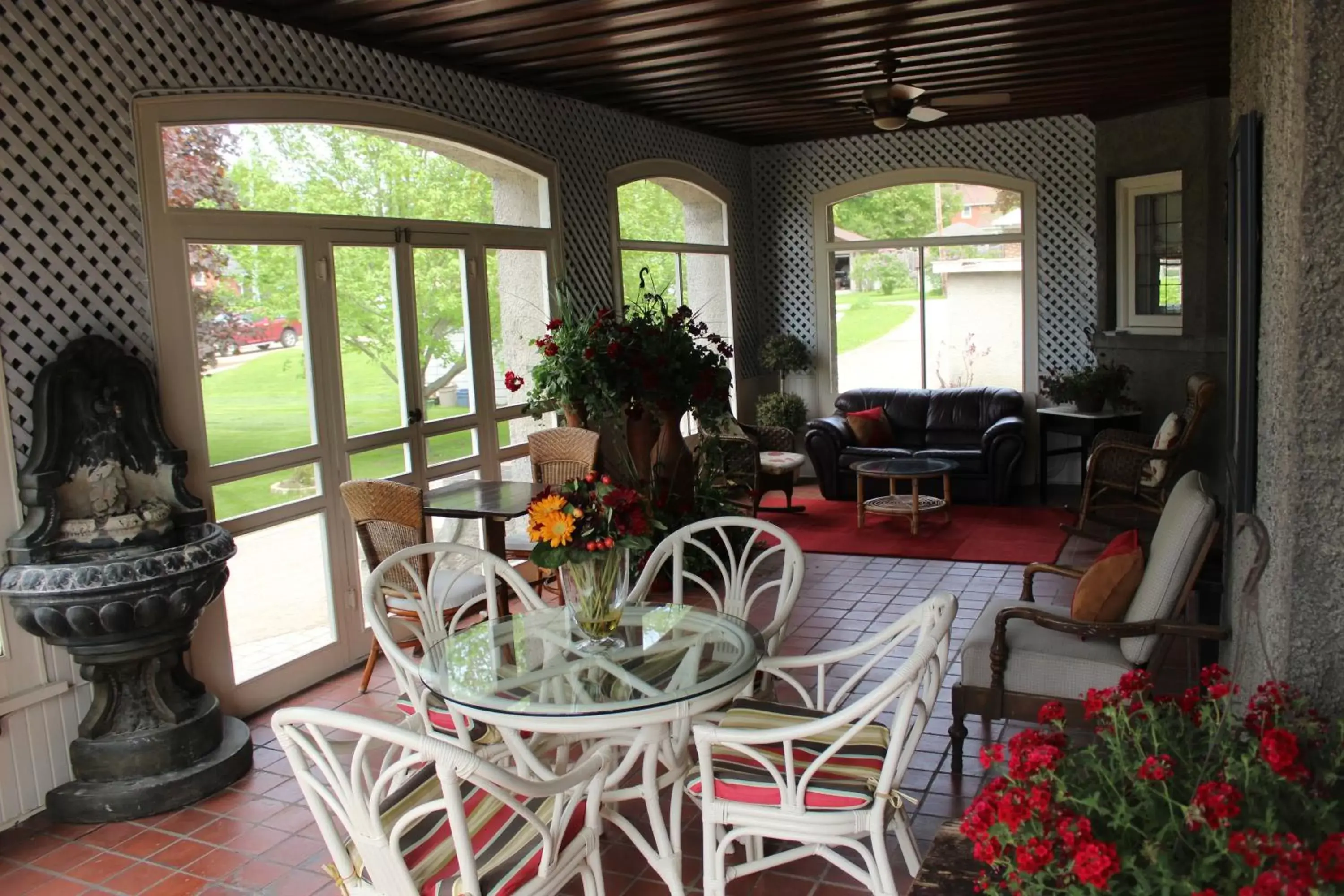 Balcony/Terrace in Grey Gables Inn