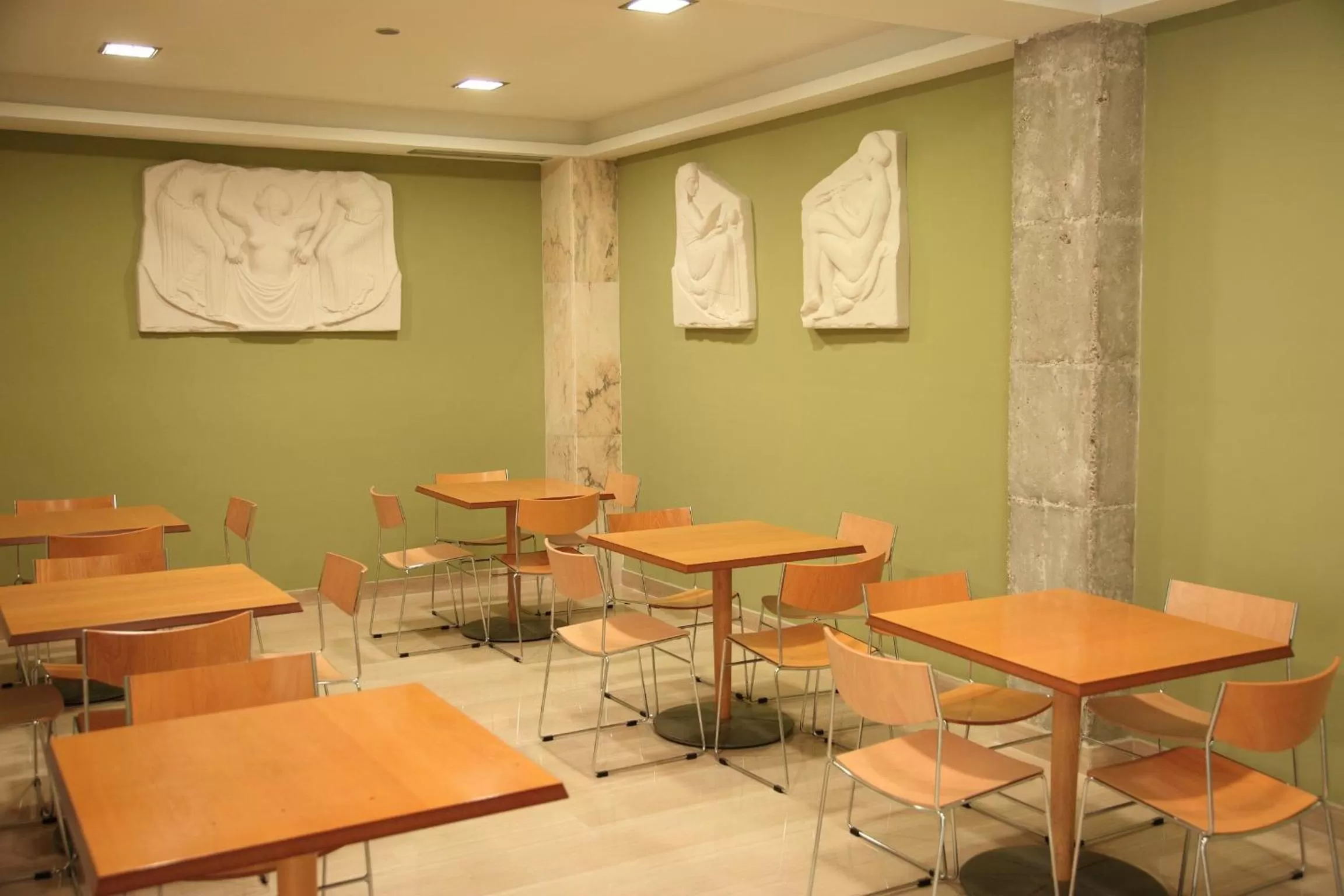 Business facilities in Cesaraugusta