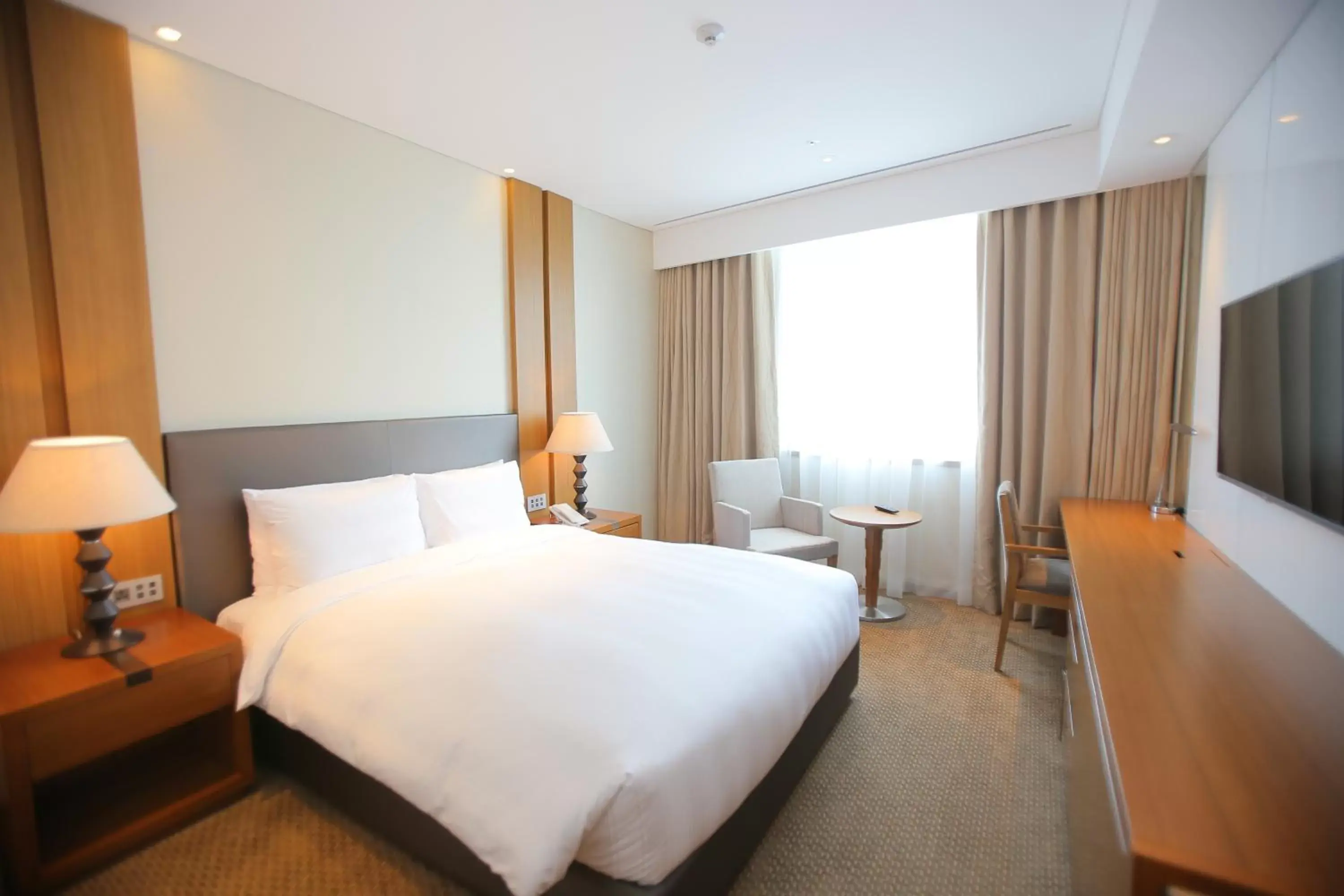 Photo of the whole room, Bed in LOTTE City Hotel Guro