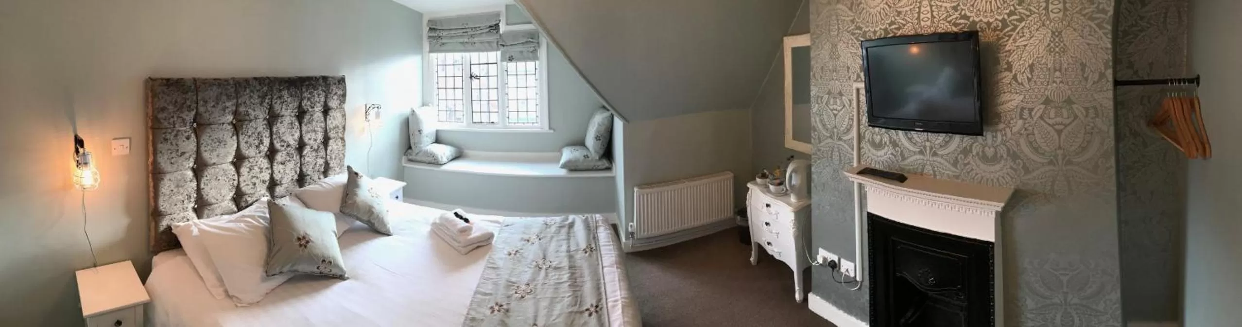 Bedroom, TV/Entertainment Center in The Lady Elizabeth