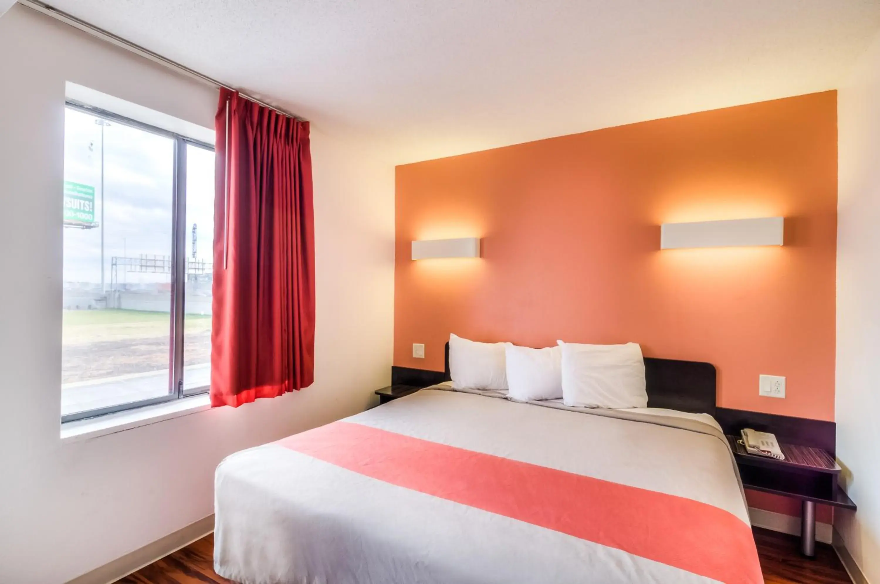 Bedroom, Bed in Motel 6-Lansing, IL - Chicago South Bedroom, Bed in Motel 6-Lansing, IL - Chicago South