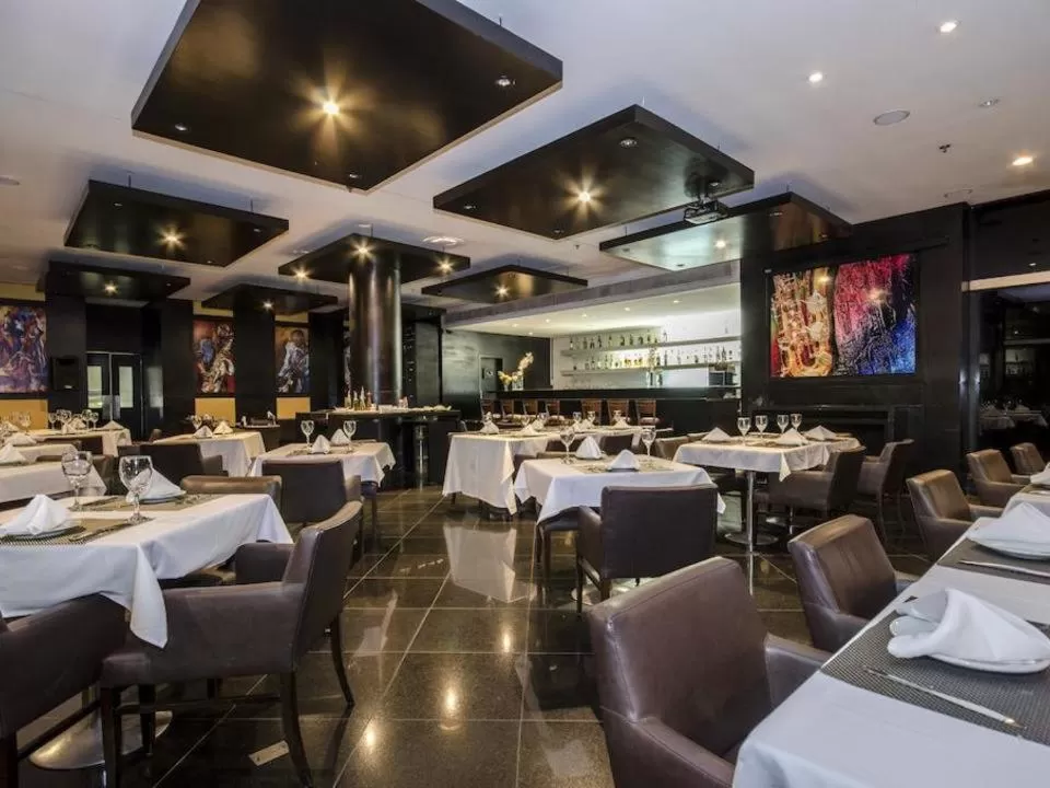 Restaurant/places to eat in Millenium Hotel Flat