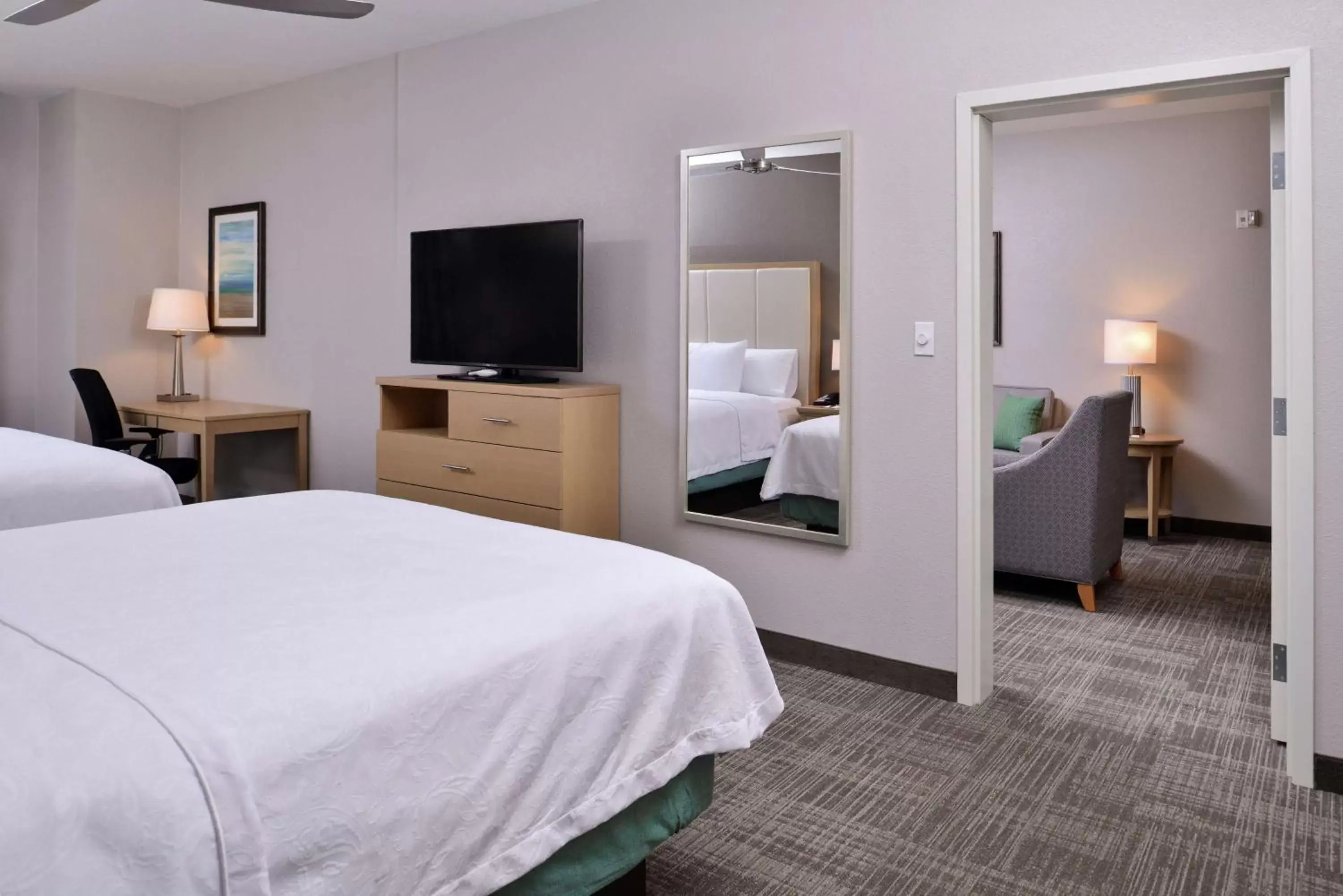 Bedroom, Bed in Homewood Suites By Hilton Des Moines Airport