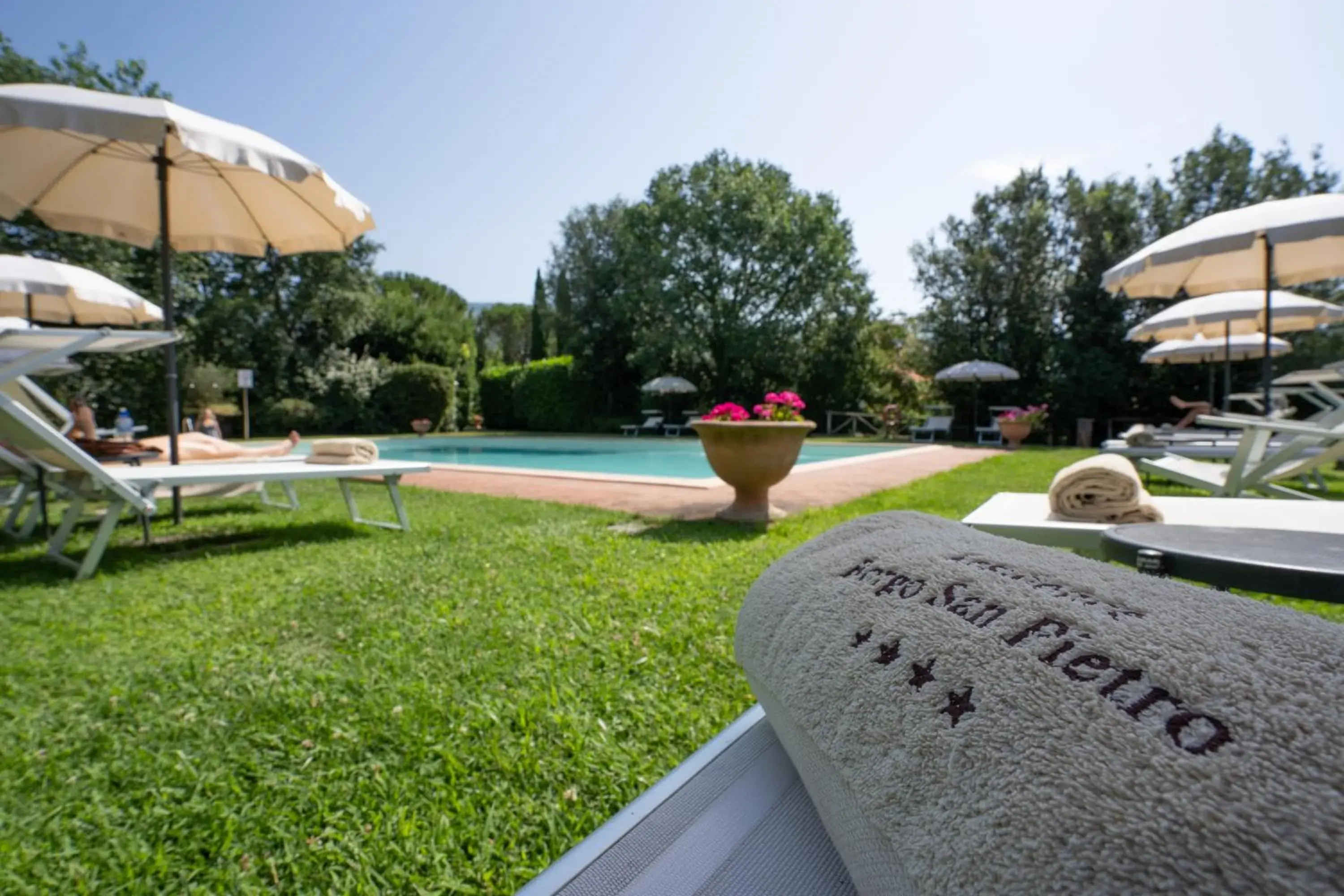 Swimming Pool in Relais Borgo San Pietro