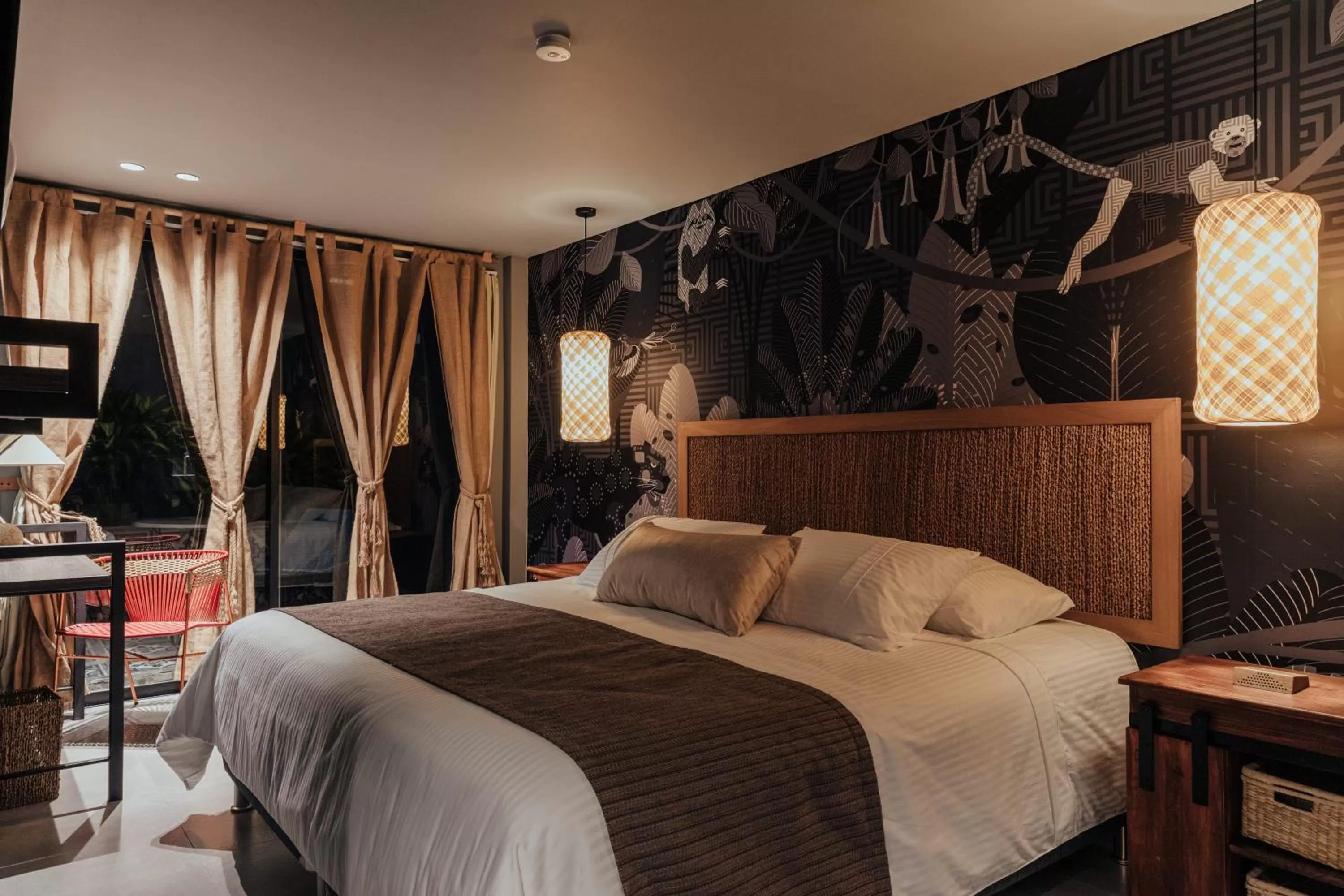 Photo of the whole room, Bed in Sui Boutique Hotel