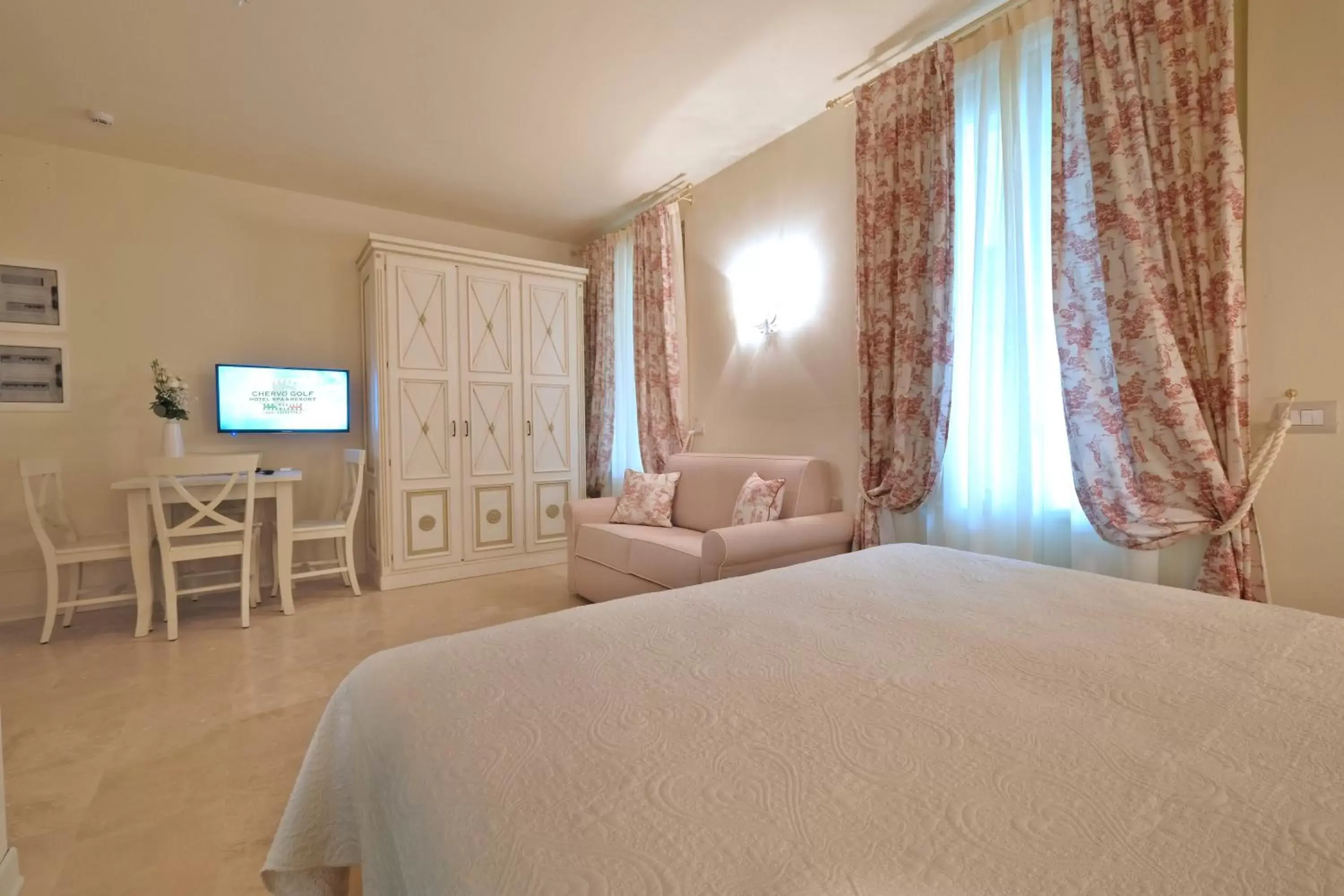 Bedroom, Bed in Garda Apartments San Vigilio Golf Bedroom, Bed in Garda Apartments San Vigilio Golf