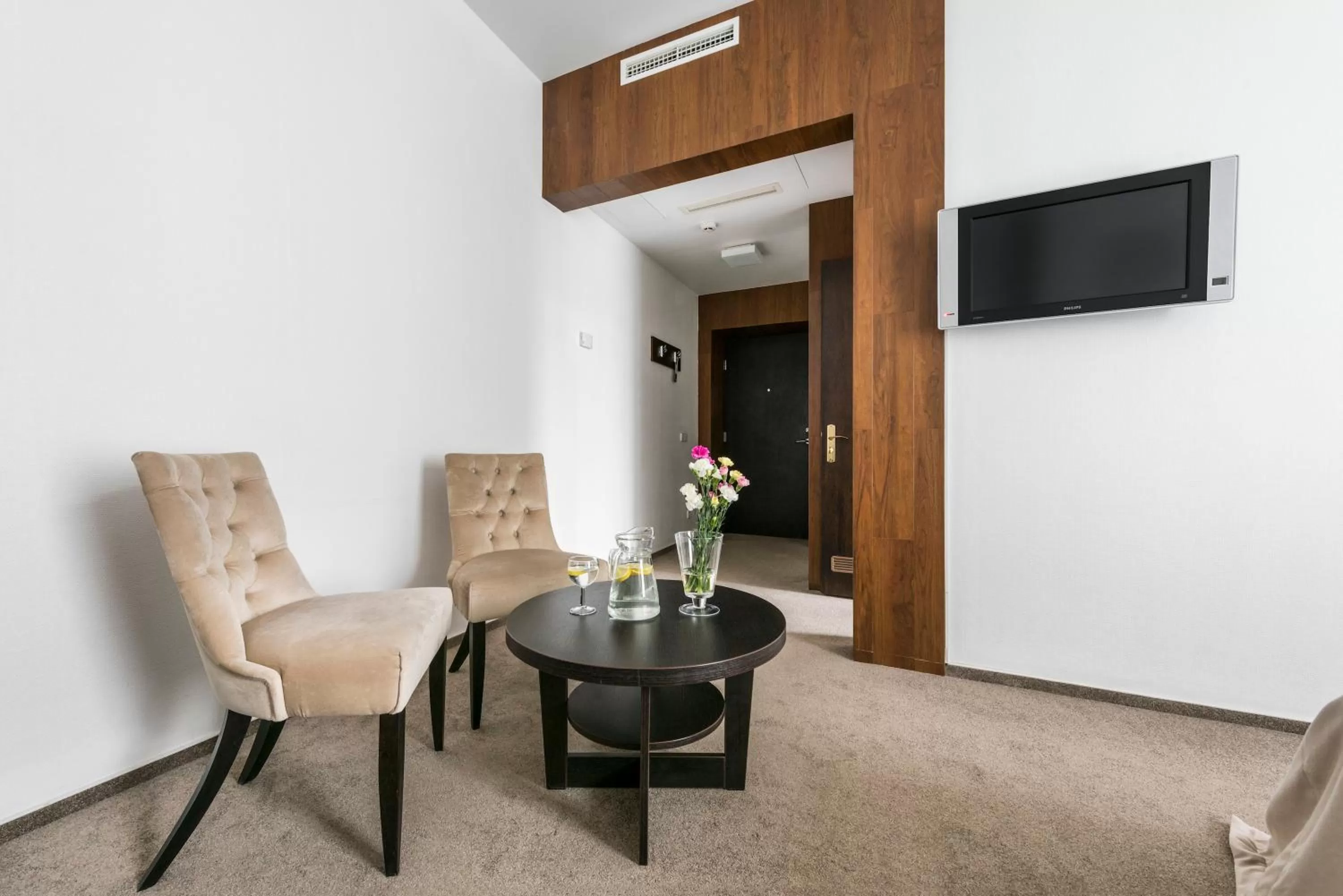 TV and multimedia in Amberton Cozy Hotel Kaunas