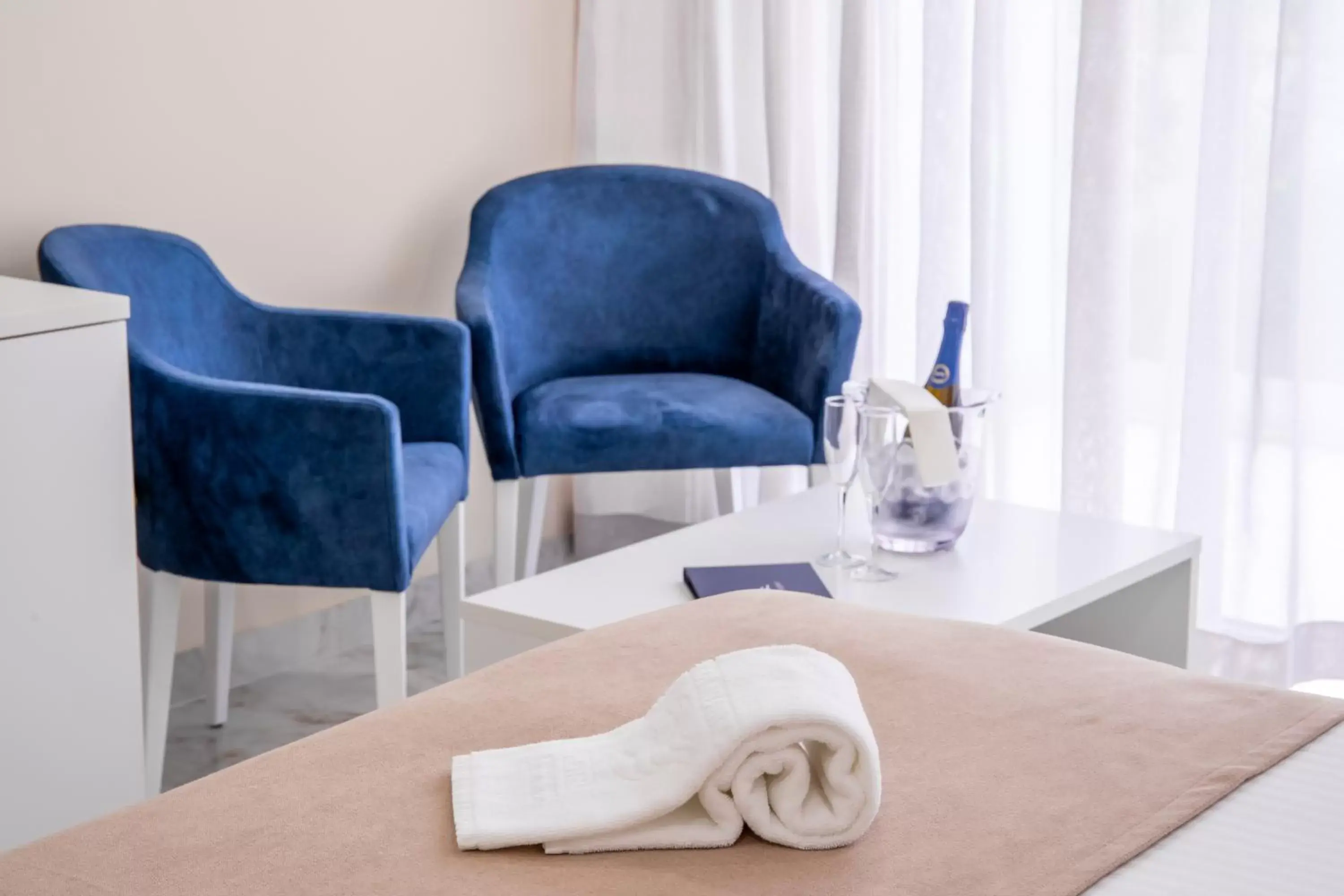 Bedroom, Seating Area in Lagos Atlantic Hotel