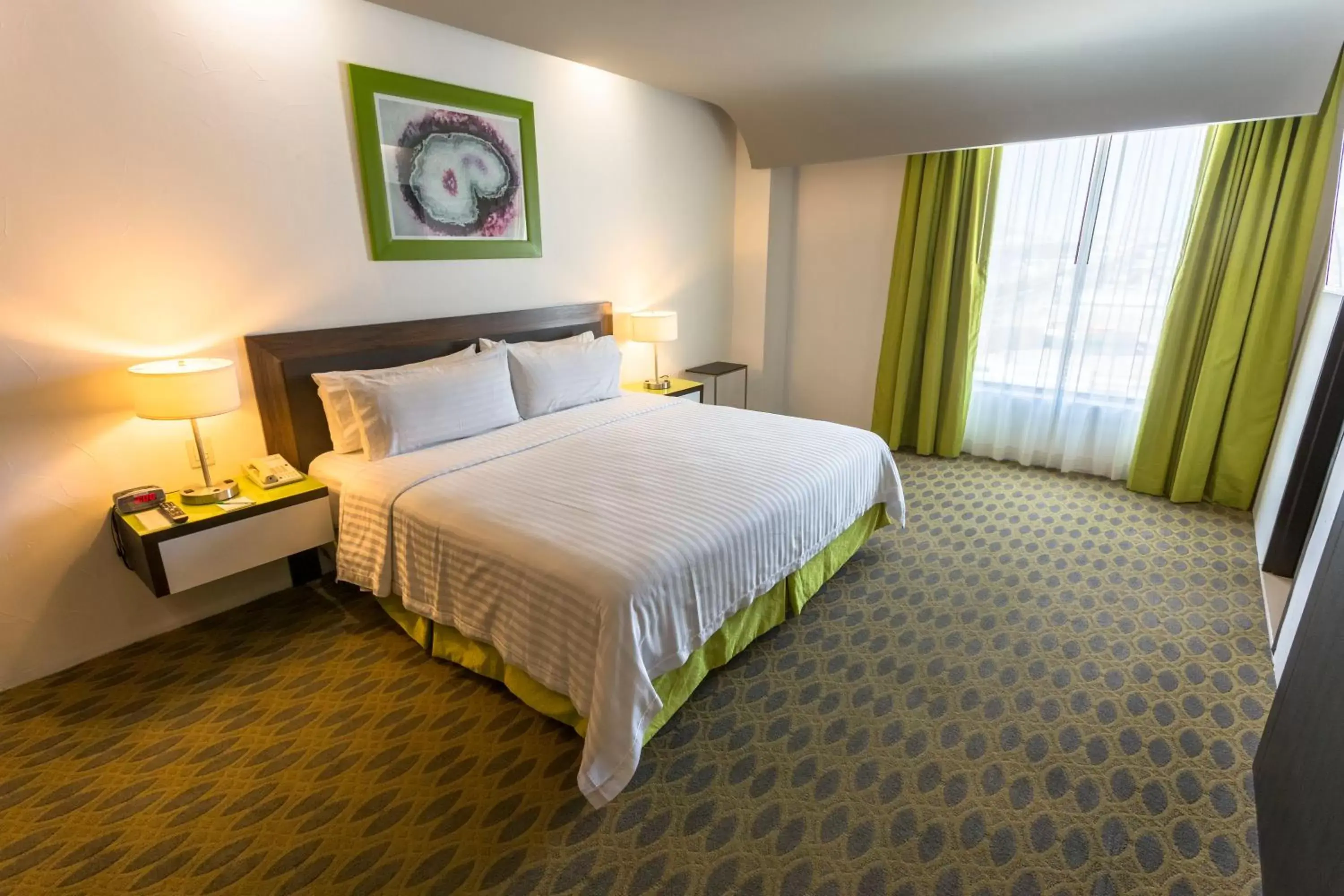 Standard King Room with City View in Holiday Inn Queretaro Zona Krystal by IHG Standard King Room with City View in Holiday Inn Queretaro Zona Krystal by IHG