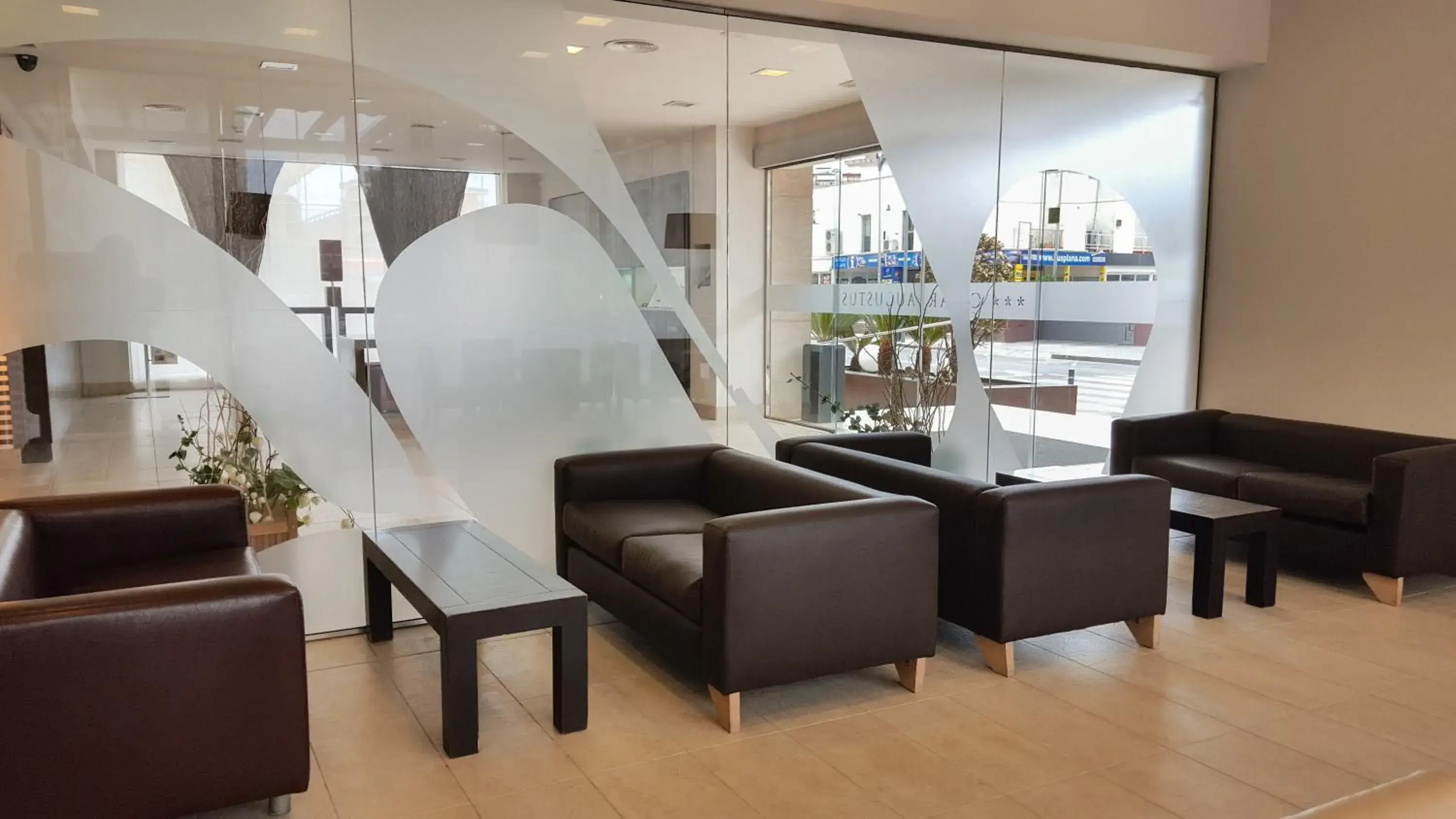 Seating area, Lobby/Reception in Cesar Augustus