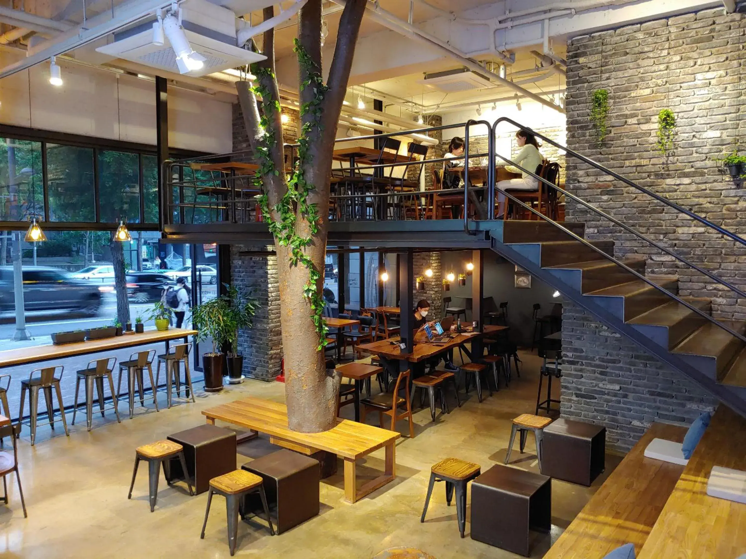 Lobby or reception, Restaurant/Places to Eat in Wegoinn Hostel