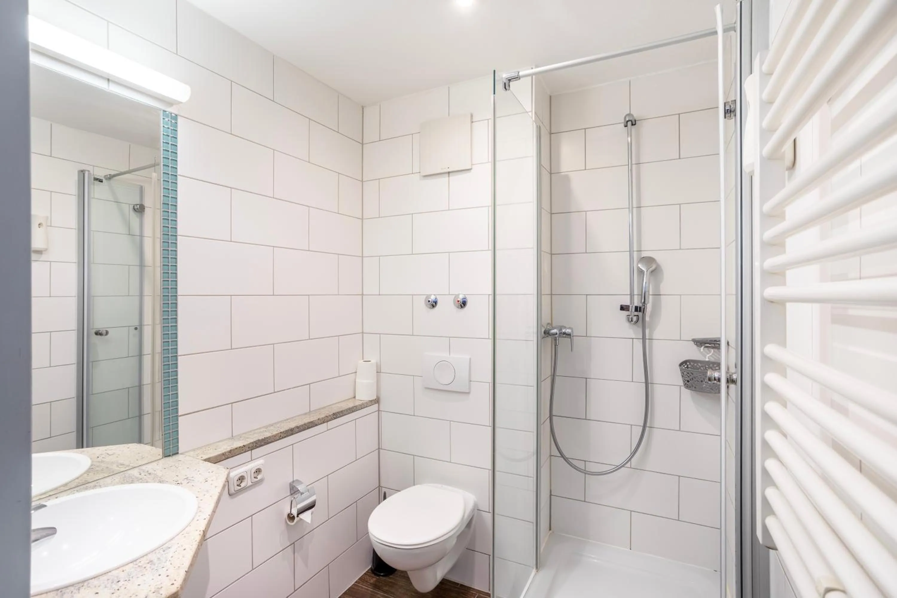 Shower in Jaeger´s Munich (Hotel/Hostel)