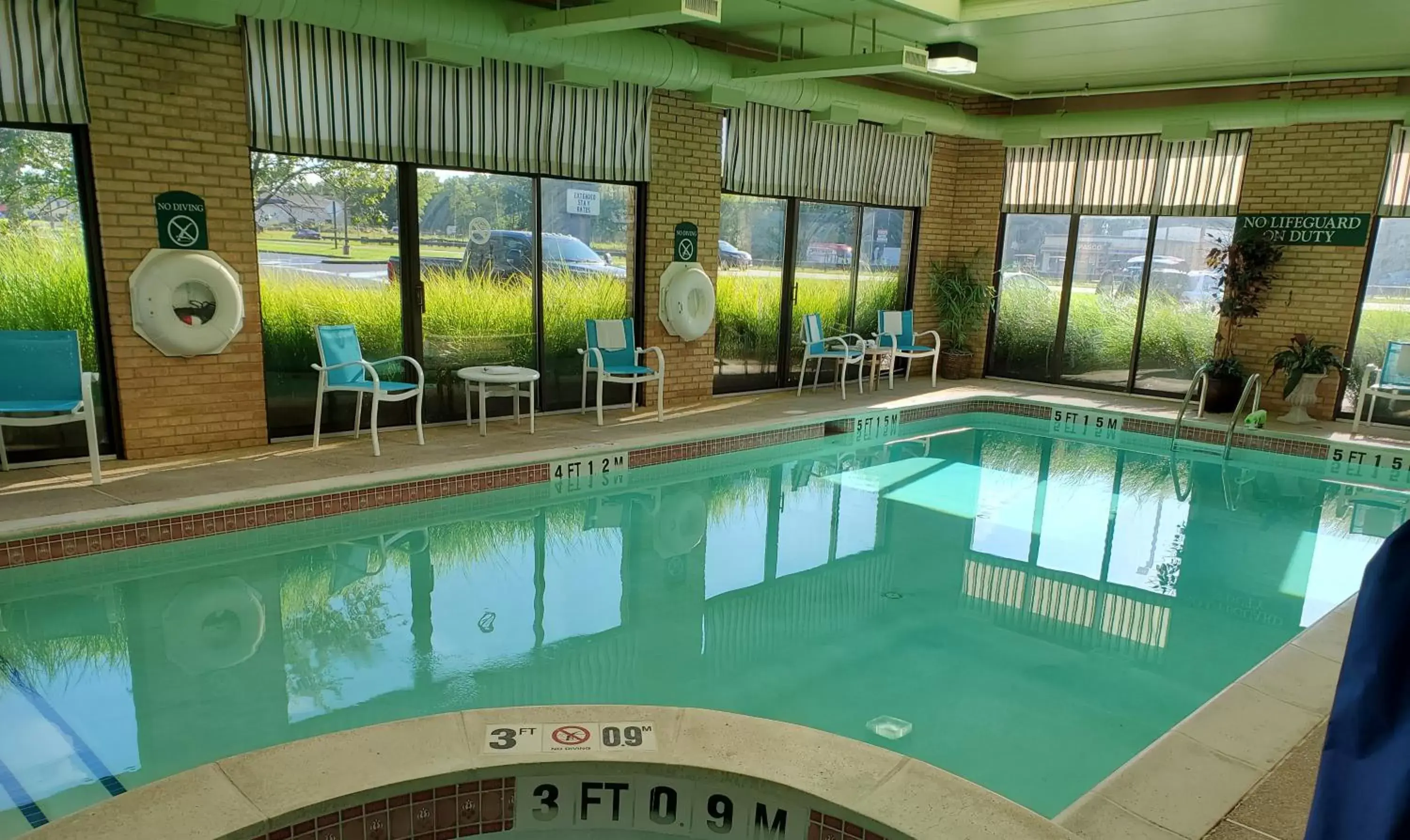 Swimming pool in Holiday Inn Express Easton, an IHG Hotel