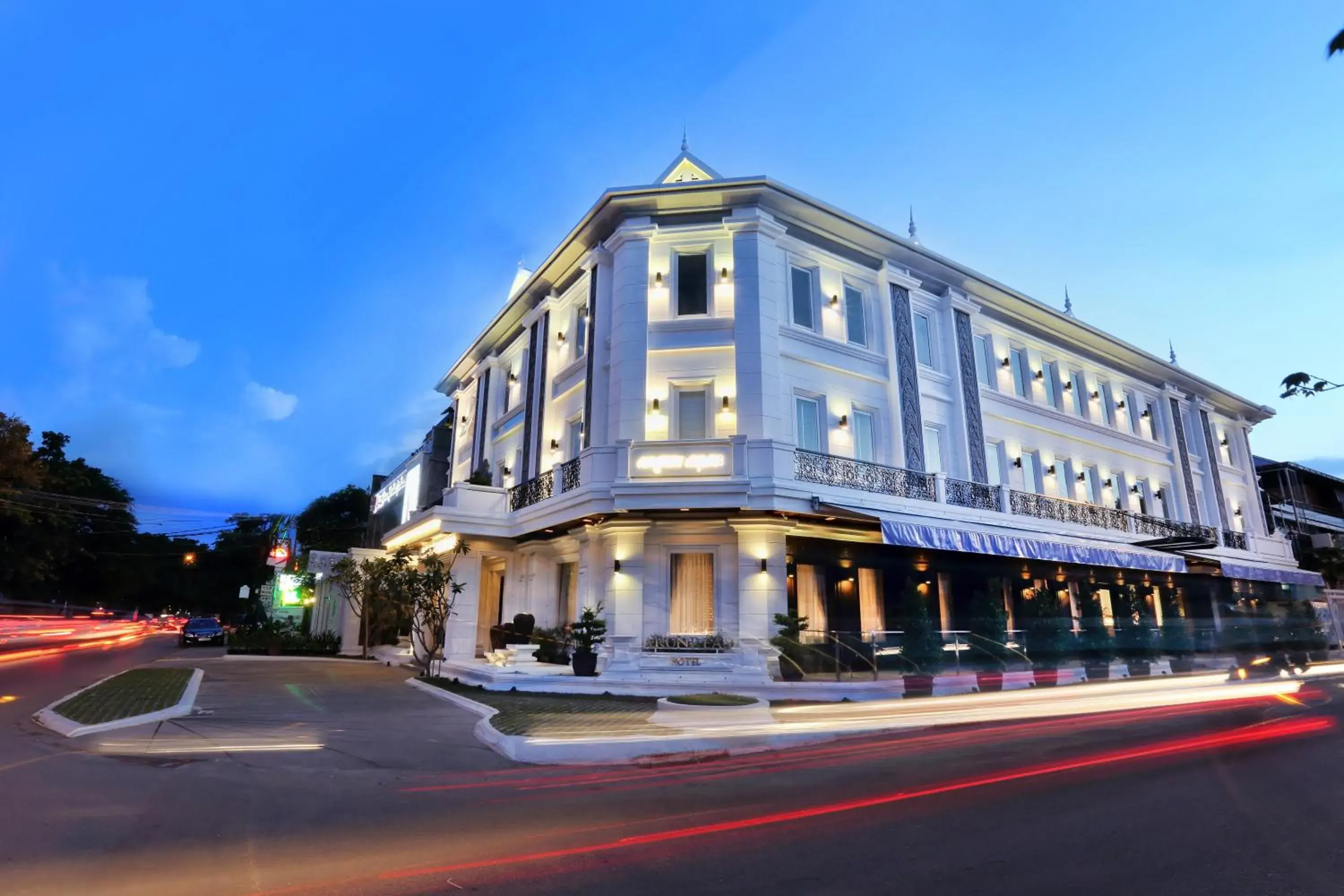 Facade/entrance in Arunreas Hotel