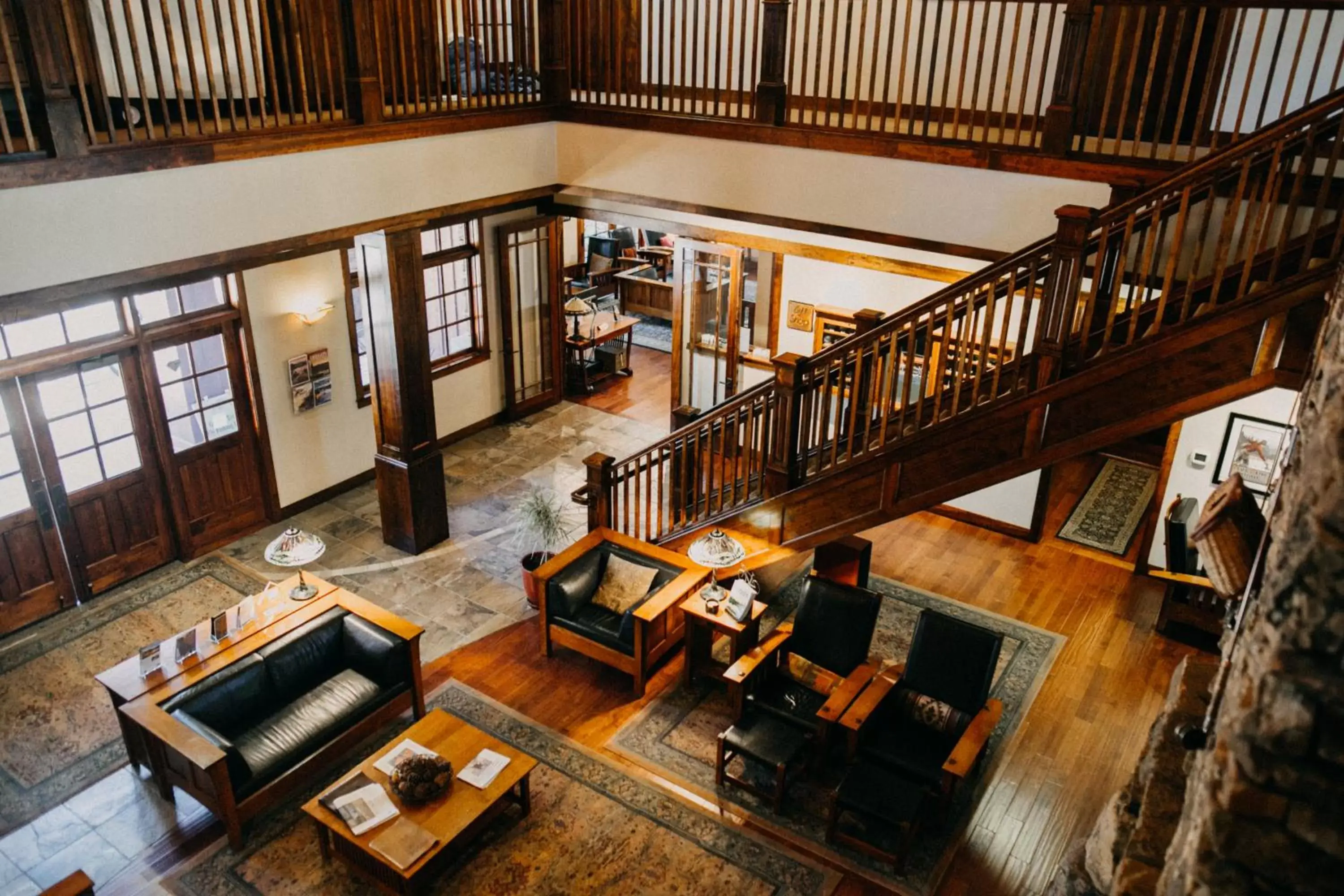 Lobby or reception in FivePine Lodge