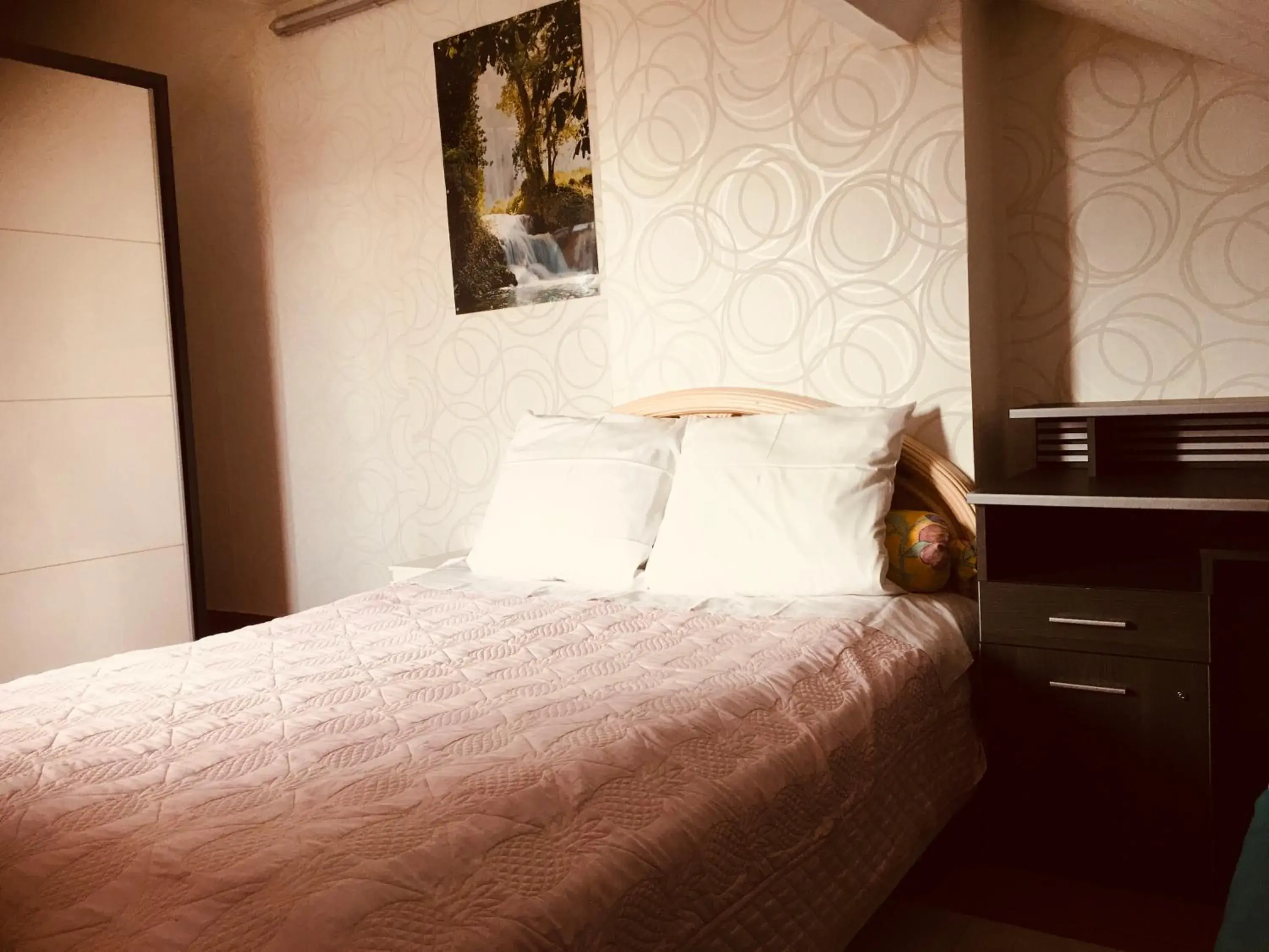 Bed in Hotel Paris Star