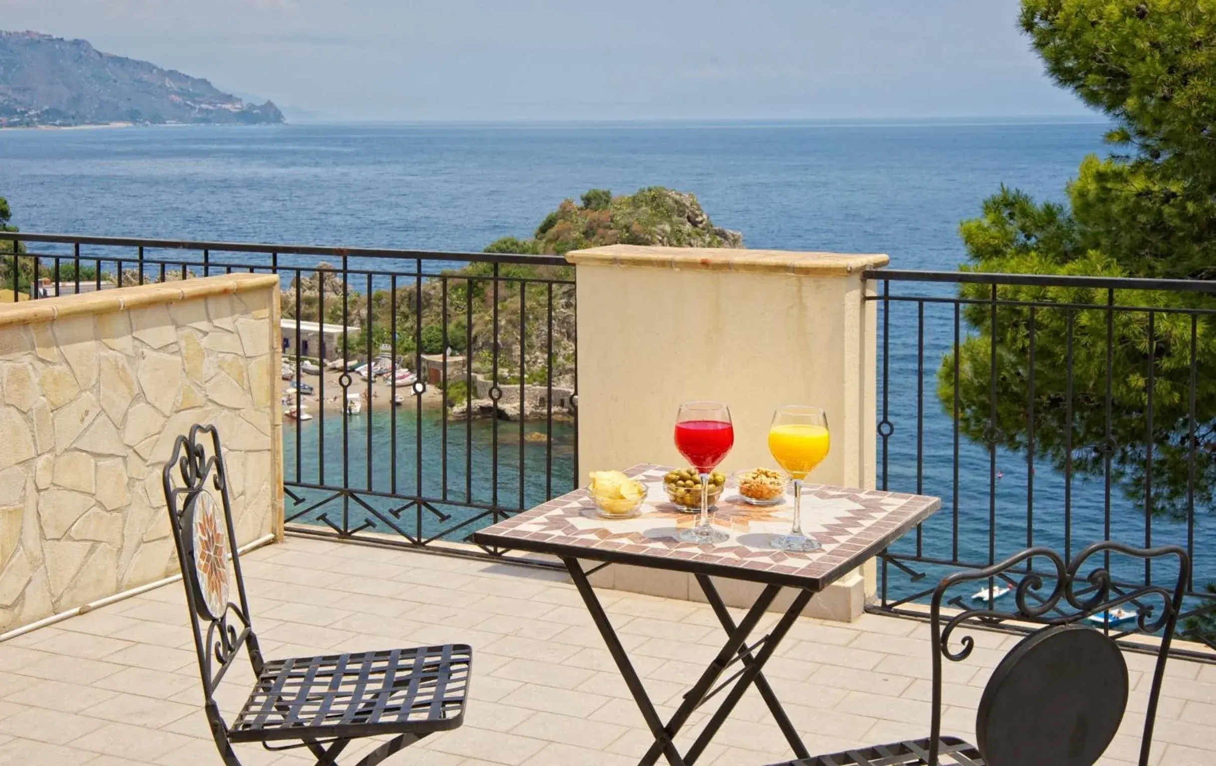 View (from property/room), Balcony/Terrace in Jonic Hotel Mazzarò