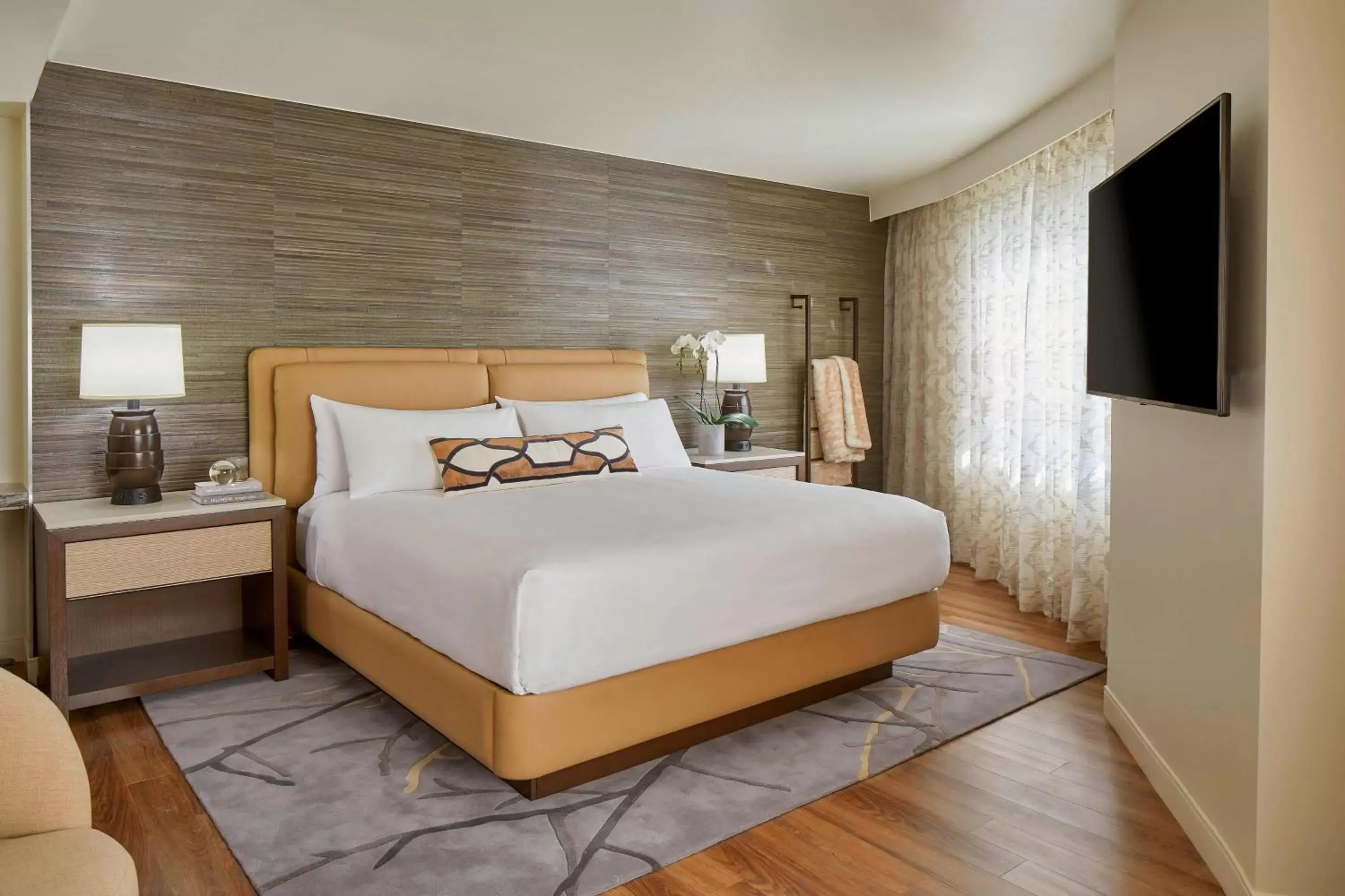 Bedroom, Bed in Renaissance Dallas Hotel