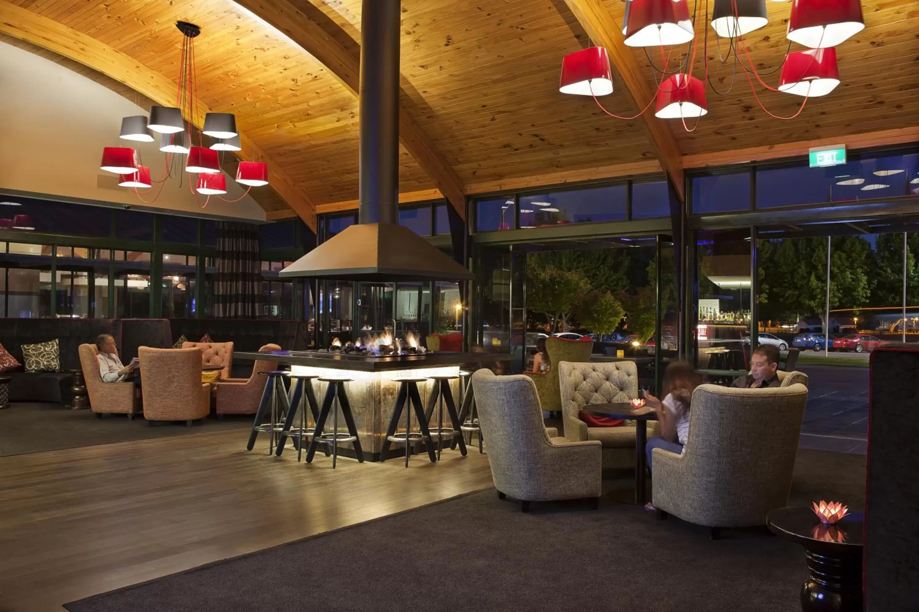 Lounge or bar, Restaurant/Places to Eat in Novotel Rotorua Lakeside