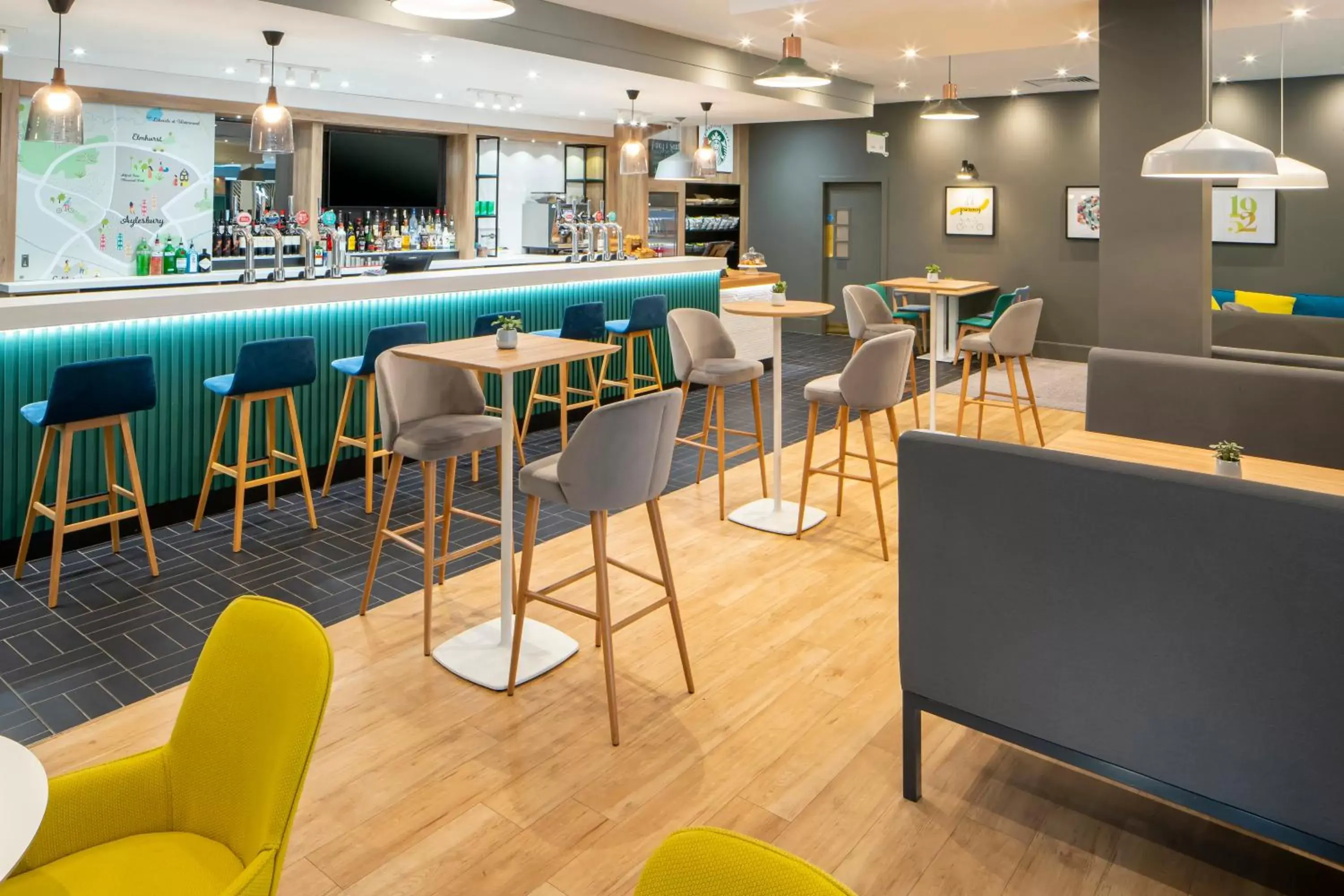 Lobby or reception in Holiday Inn Aylesbury by IHG Lobby or reception in Holiday Inn Aylesbury by IHG