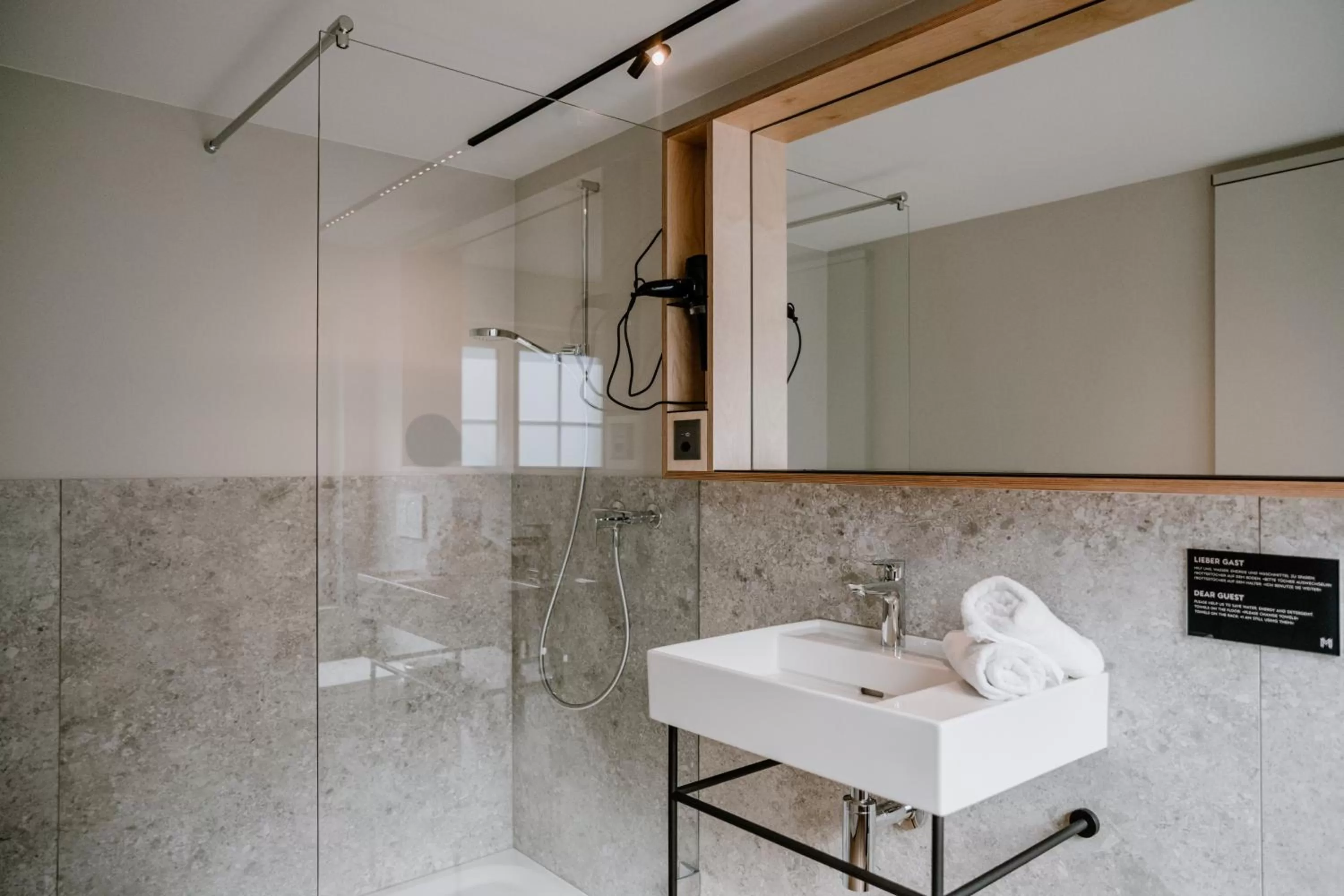 Bathroom in Hotel Müllers Self-Check-In