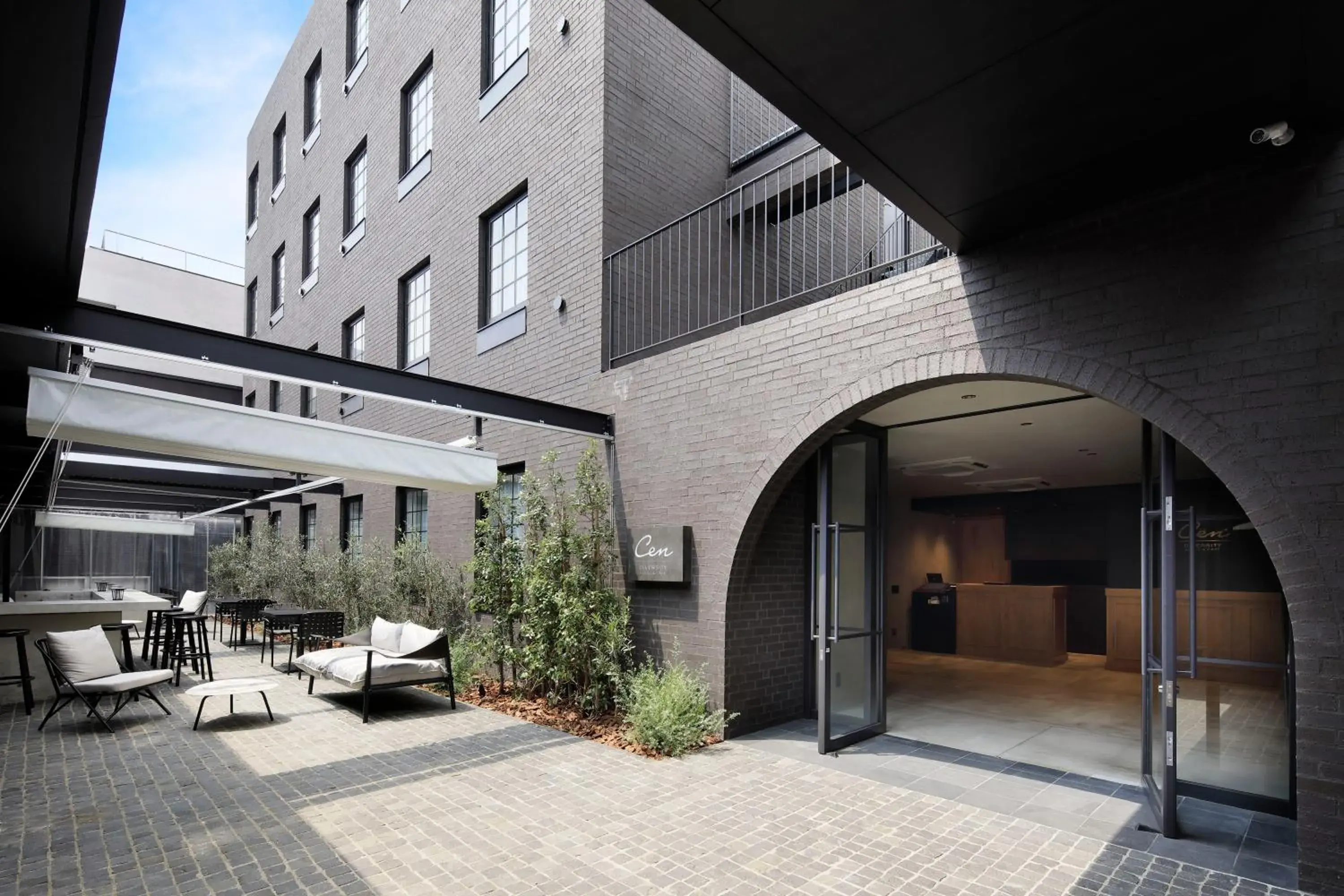 Facade/entrance in HOTEL CEN Facade/entrance in HOTEL CEN