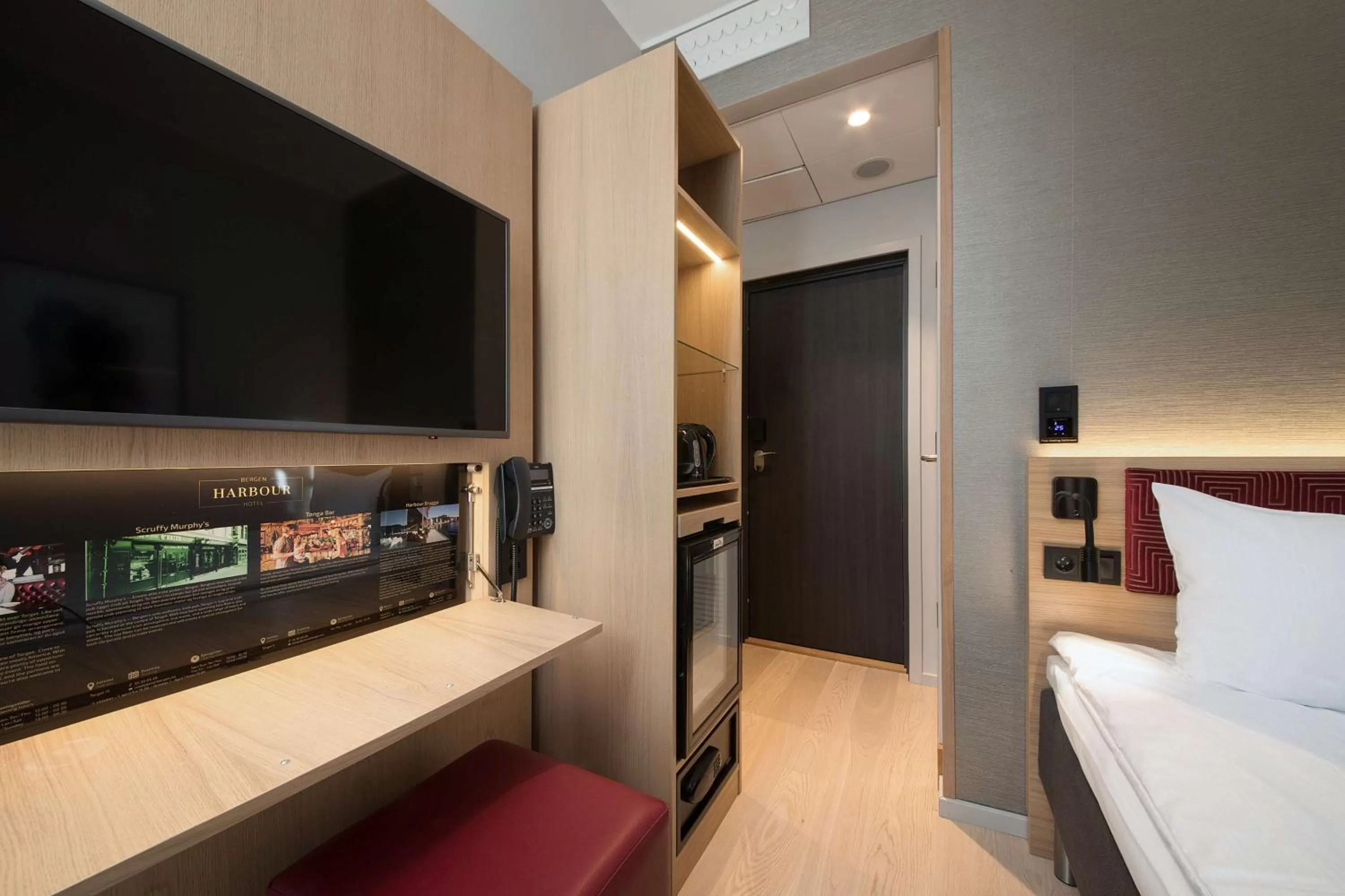 Photo of the whole room, Bed in Bergen Harbour Hotel, WorldHotels Crafted