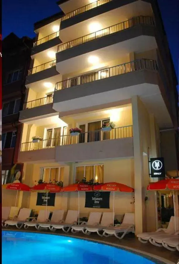 Facade/entrance in Italia Hotel Facade/entrance in Italia Hotel