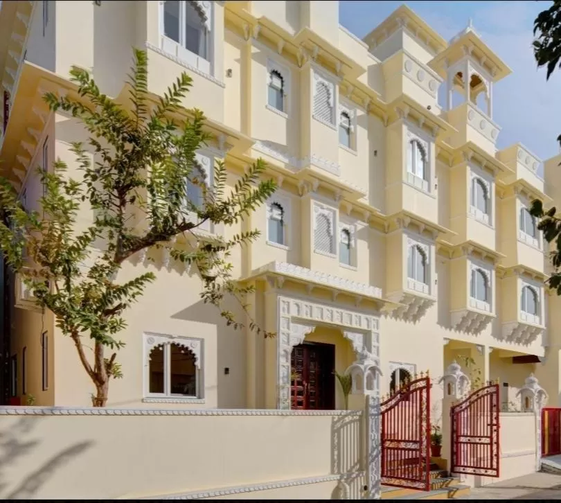 Property building in Vasant Vilas