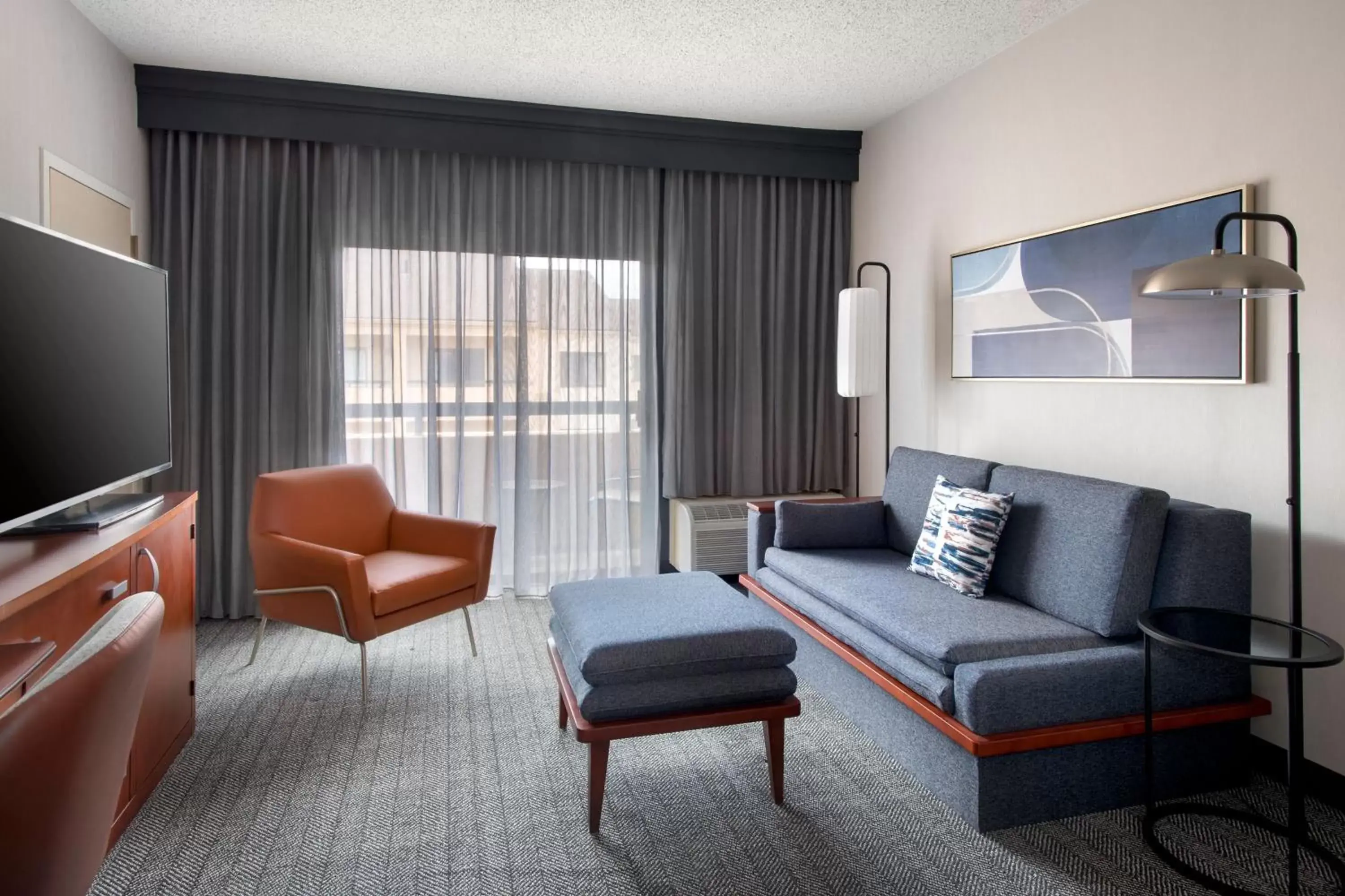 Living room, Seating Area in Courtyard by Marriott New Haven Wallingford