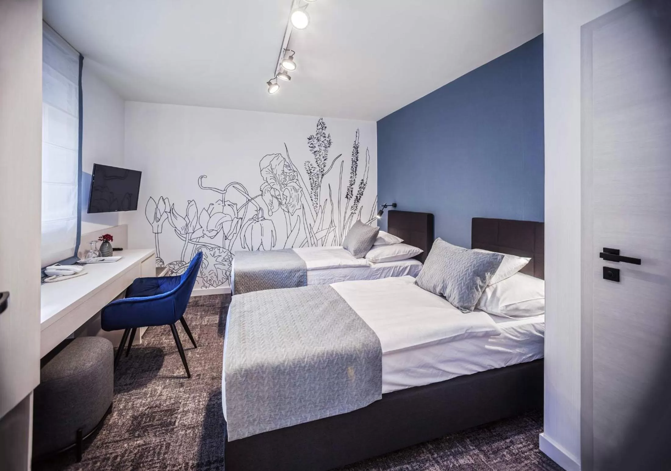 Bed in Piccolo Panzió Vendéglő Vinoteca