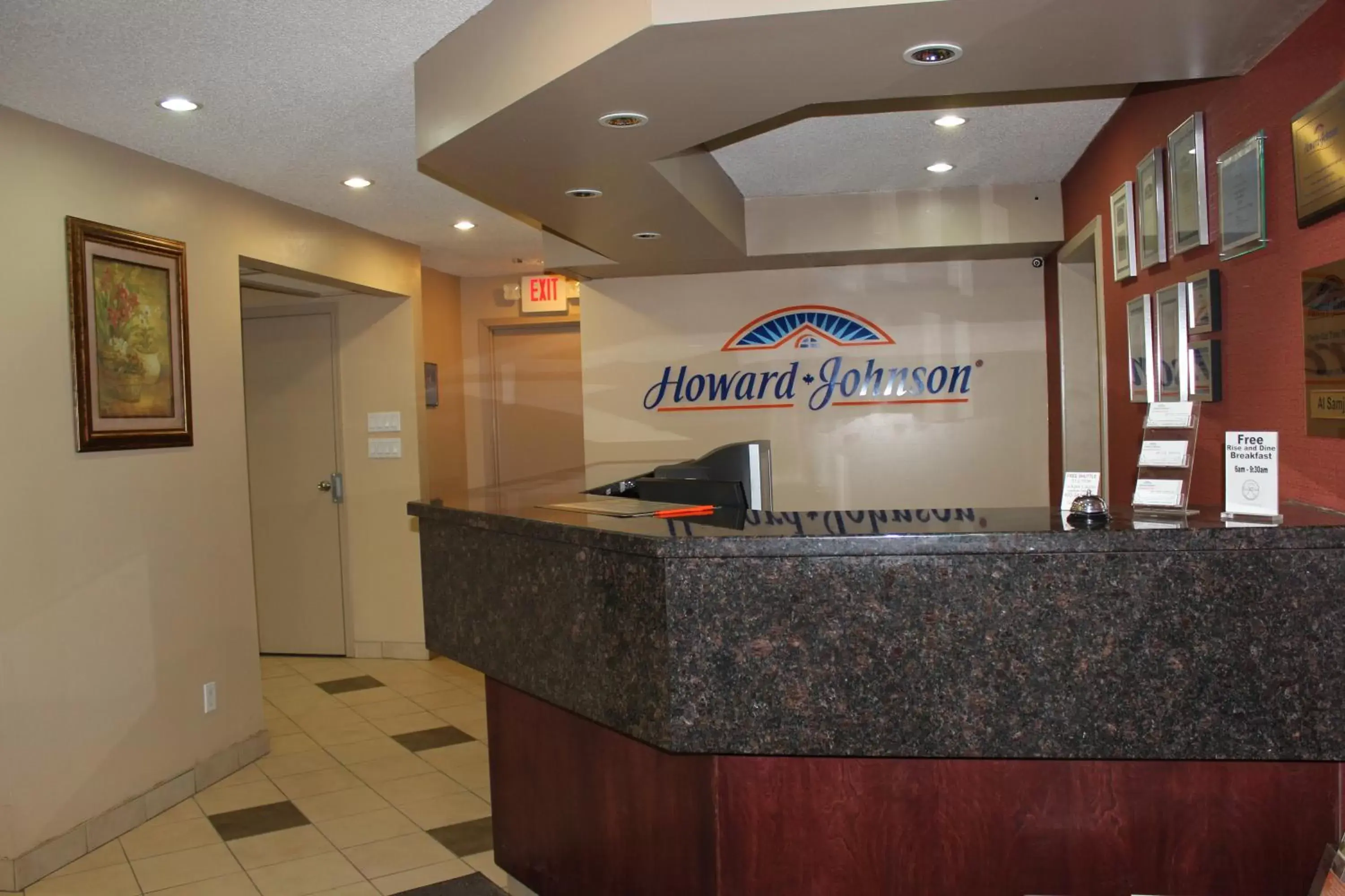 Lobby or reception, Lobby/Reception in Howard Johnson by Wyndham Red Deer