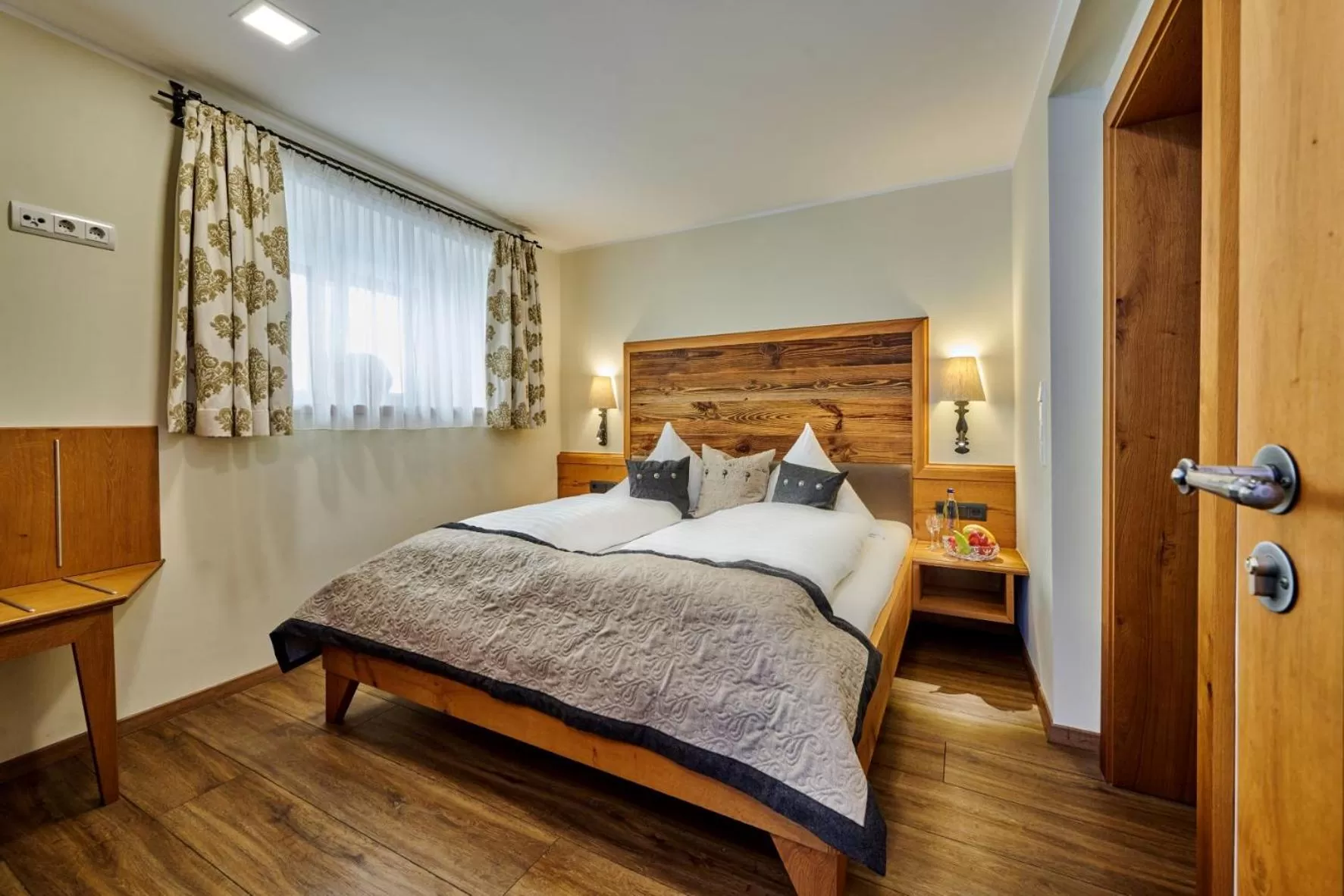 Bed in Landhotel Schneider