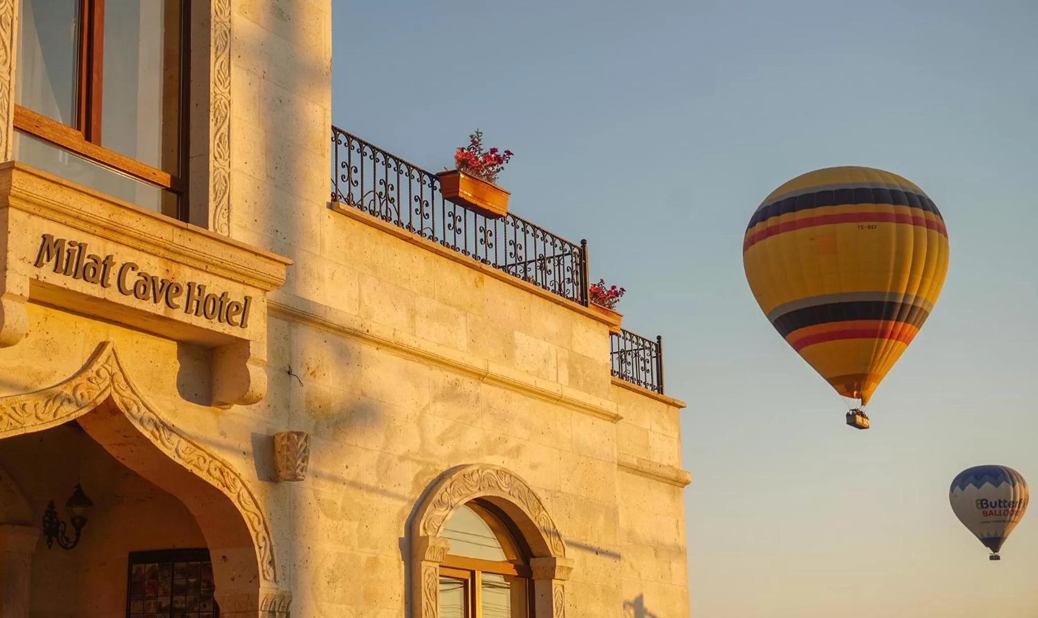 Facade/entrance in Milat Cave Hotel