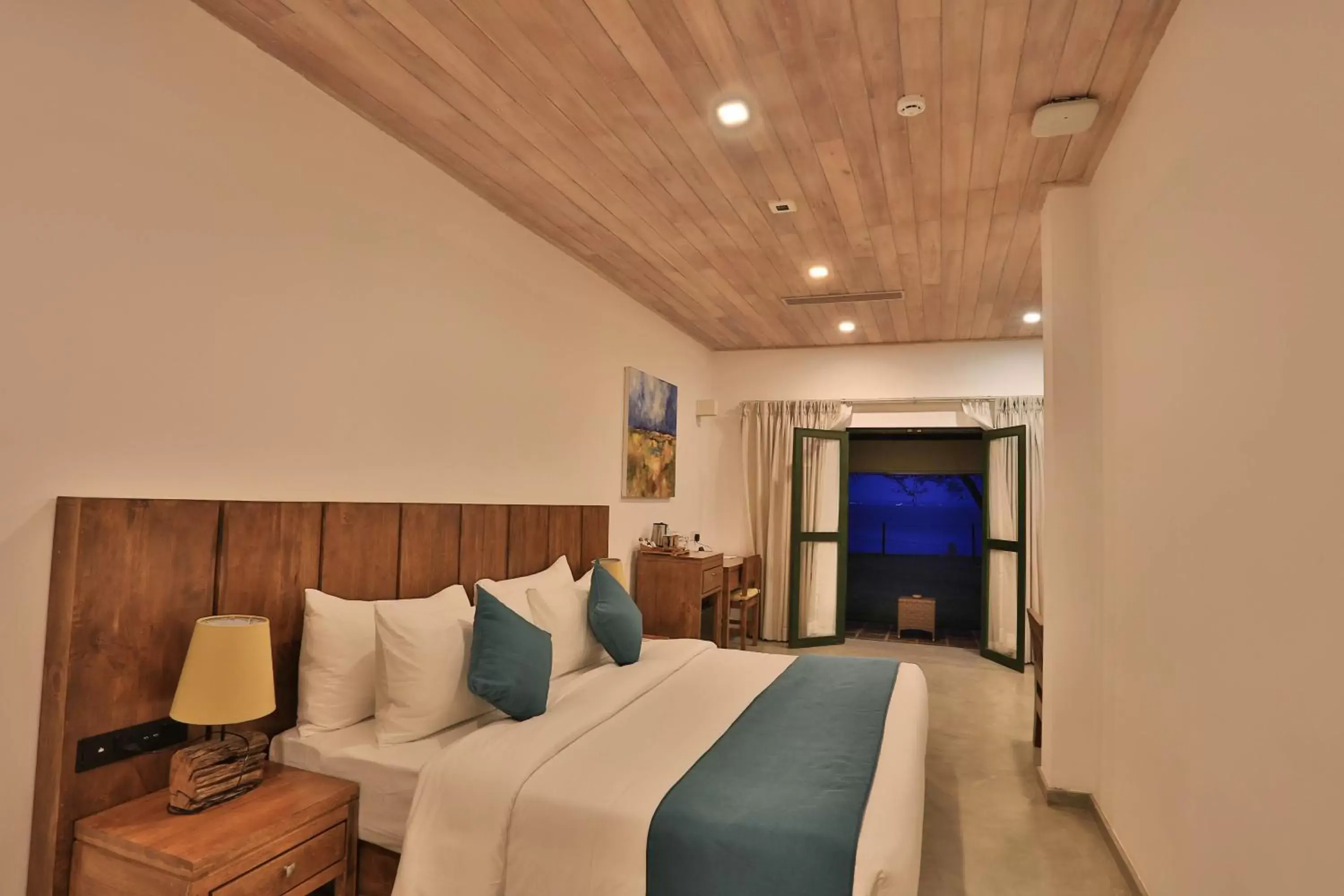 Bed in Regenta Arie Lagoon Negombo