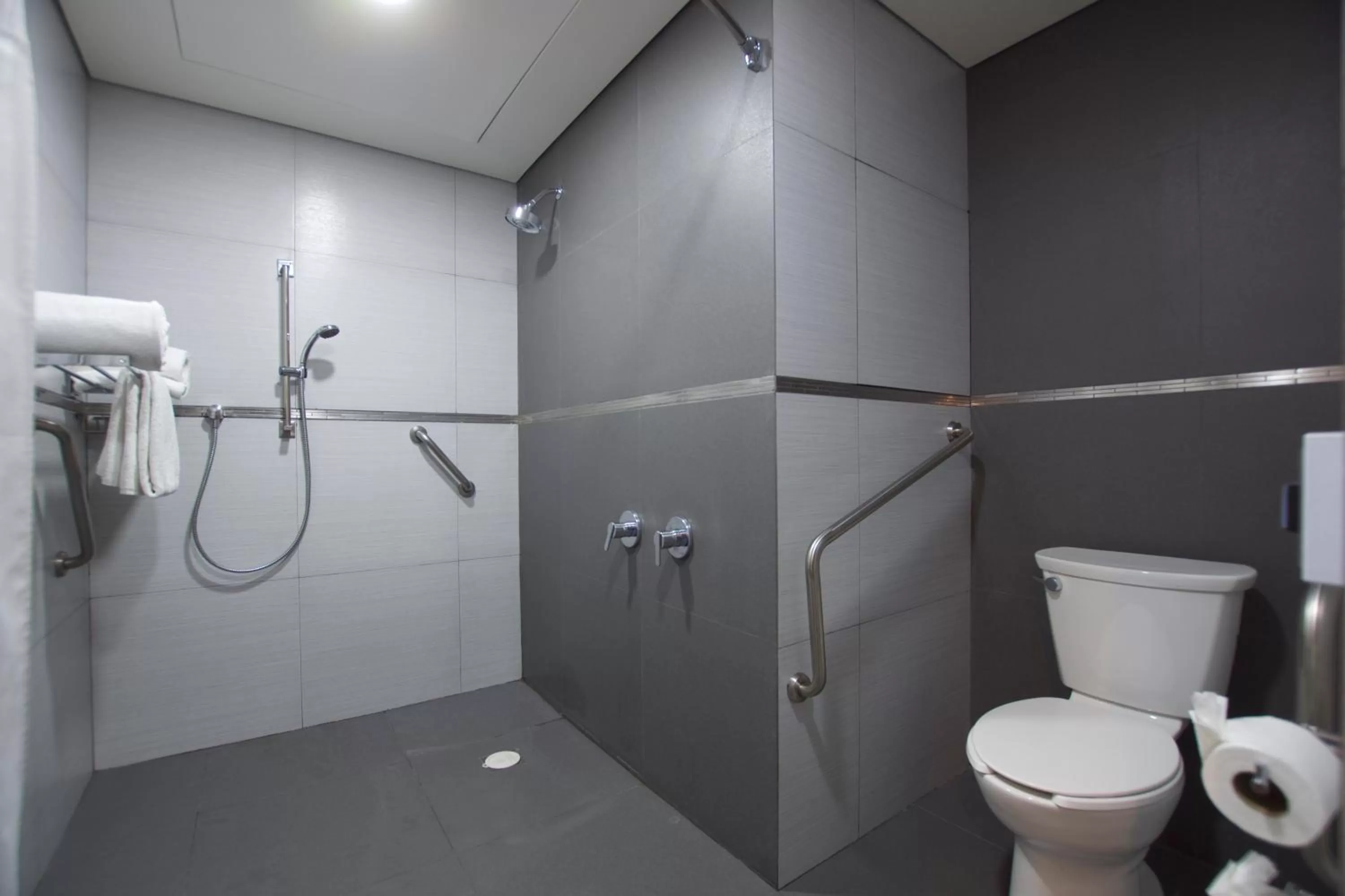 Photo of the whole room in Crowne Plaza Hotel Mexico City North-Tlalnepantla, an IHG Hotel