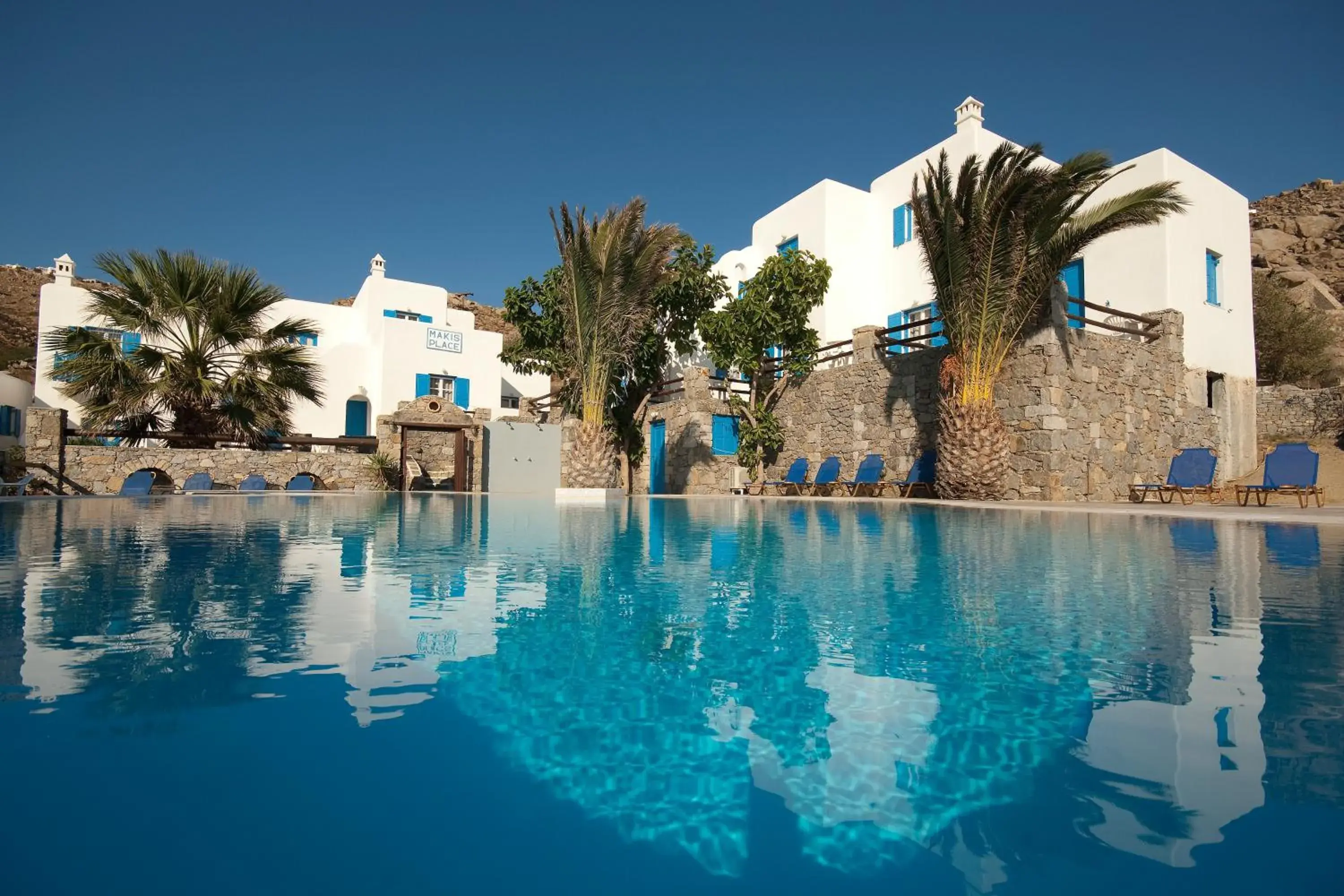 Swimming pool in Makis Place Swimming pool in Makis Place