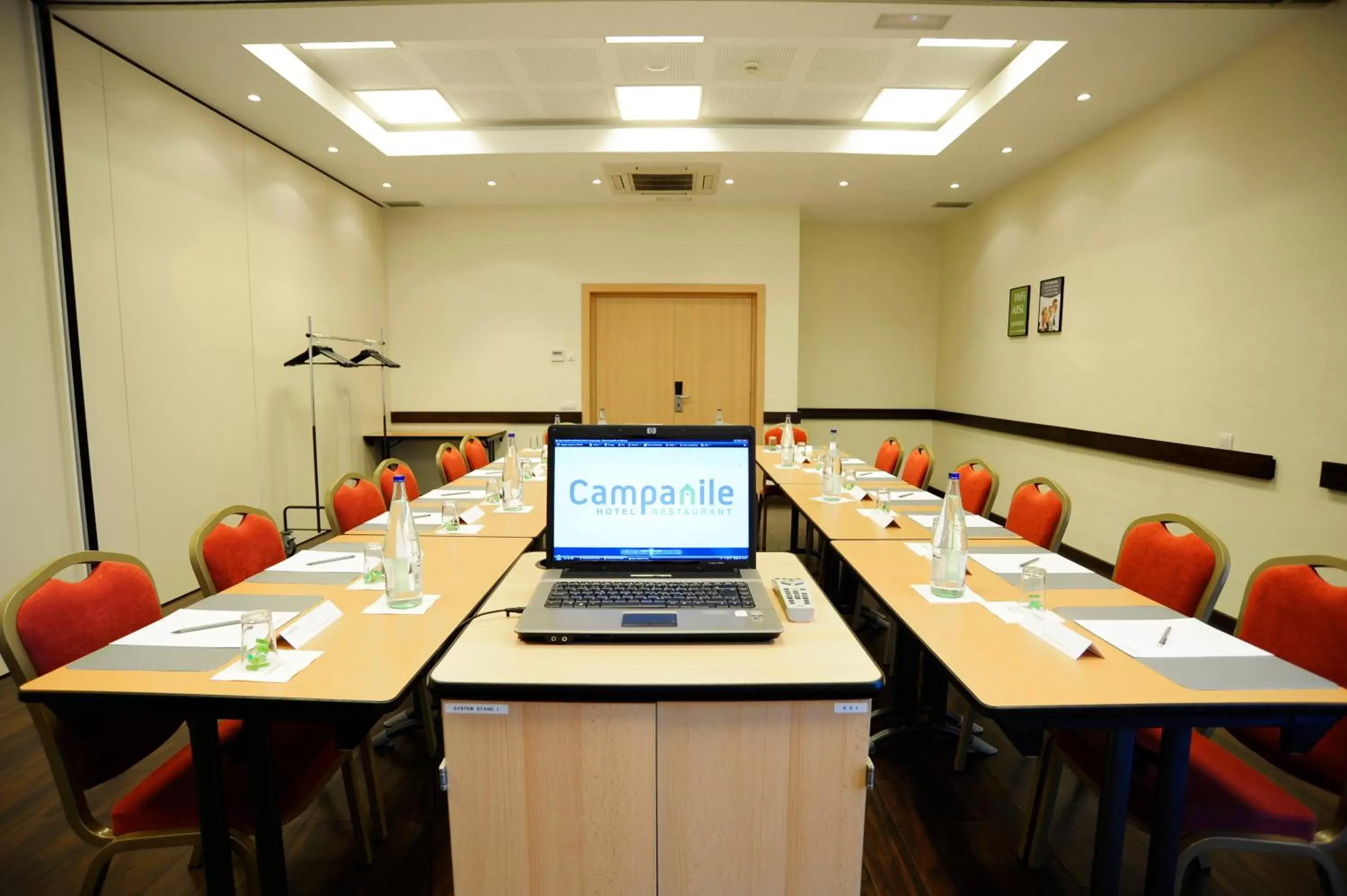 Business facilities in Campanile Barcelona Sud - Cornella