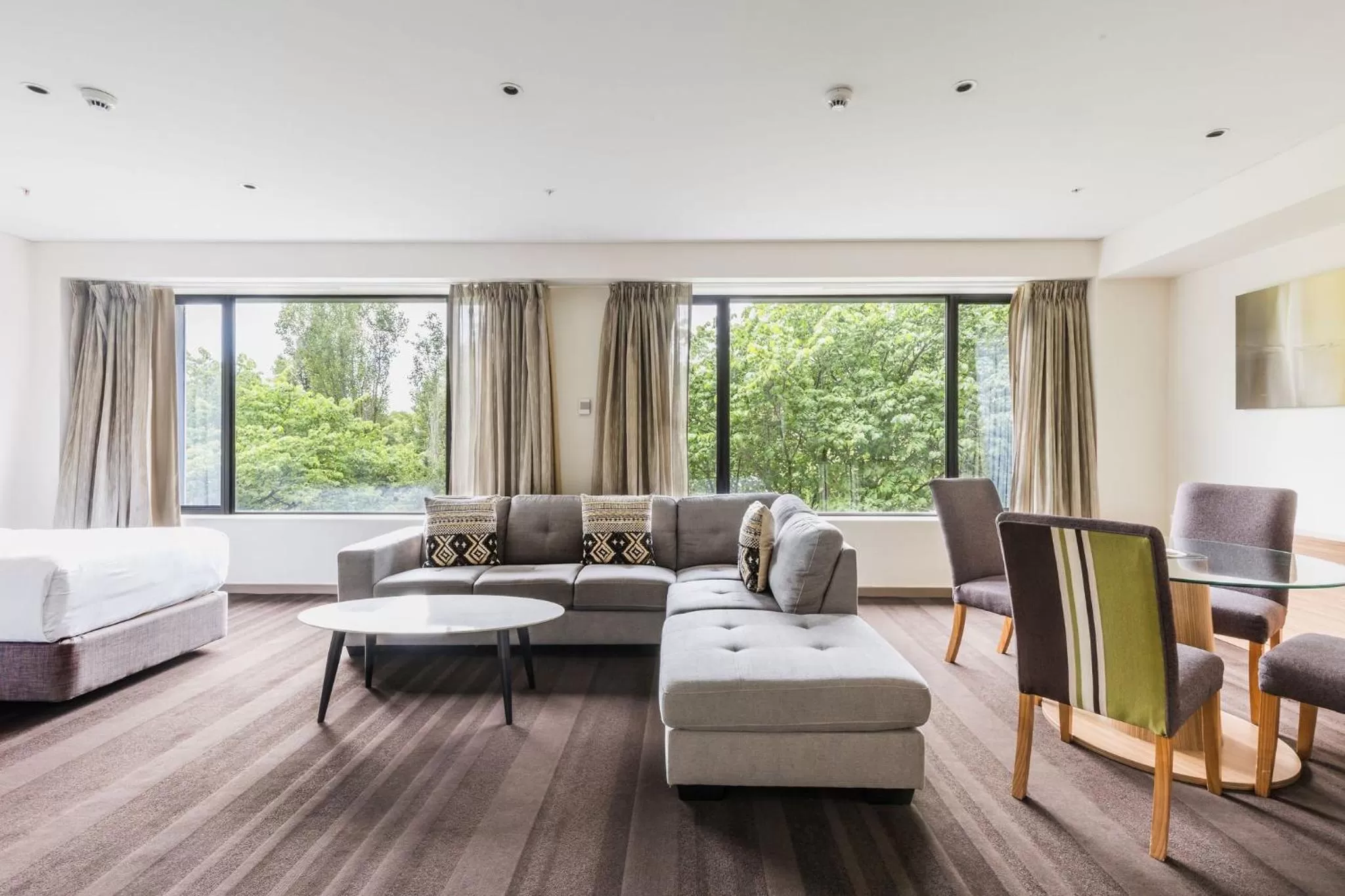 Photo of the whole room, Bed in Crowne Plaza Canberra by IHG