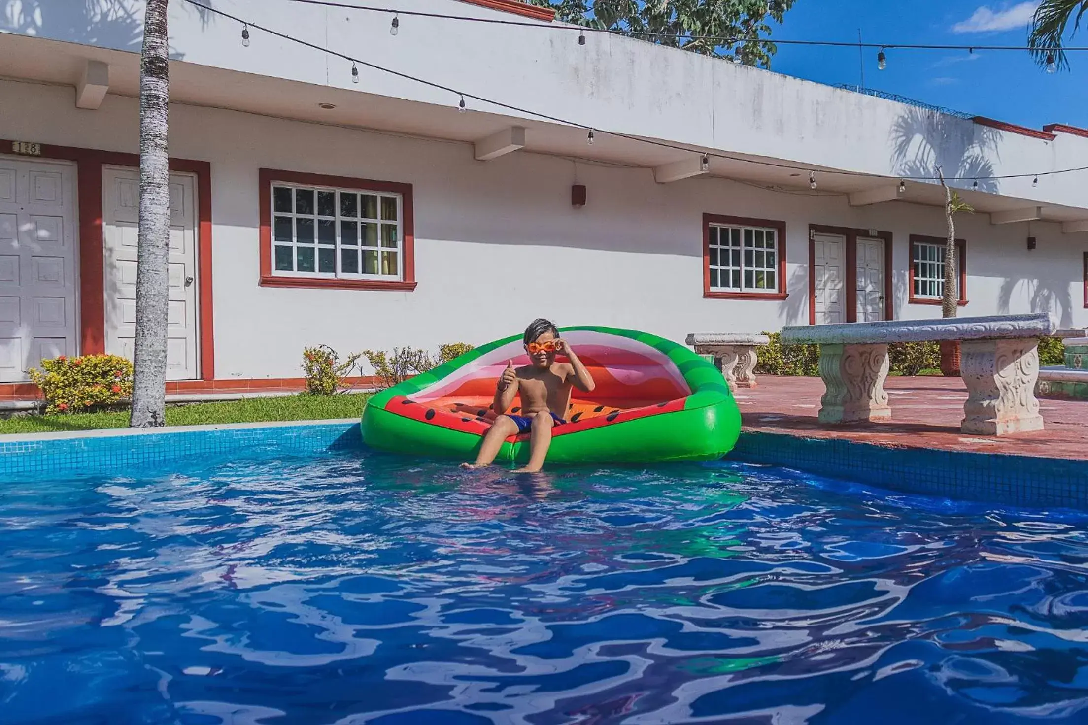 children, Swimming Pool in Hotel Lagoon - Pet Friendly